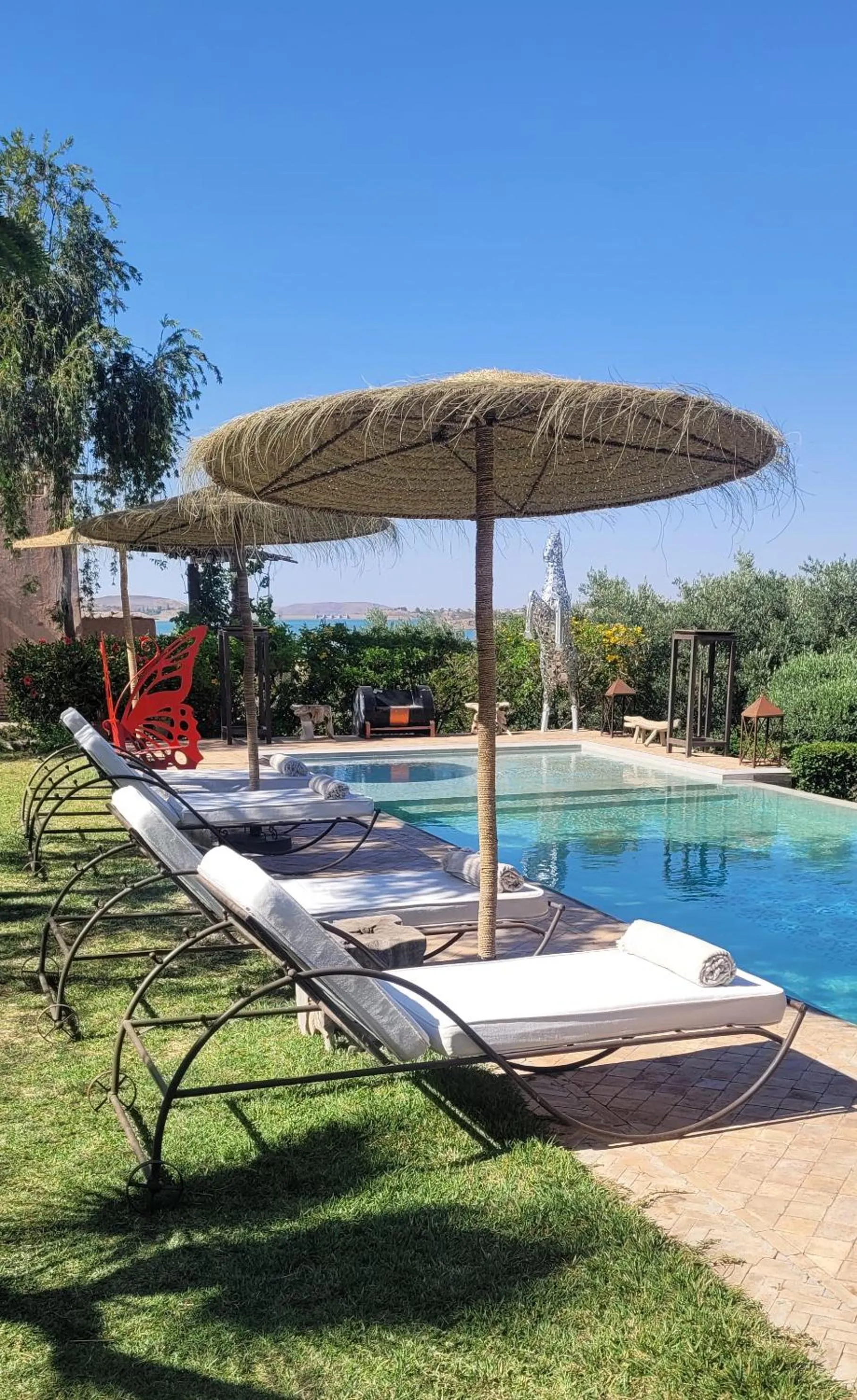 Swimming pool in Quelque part au barrage