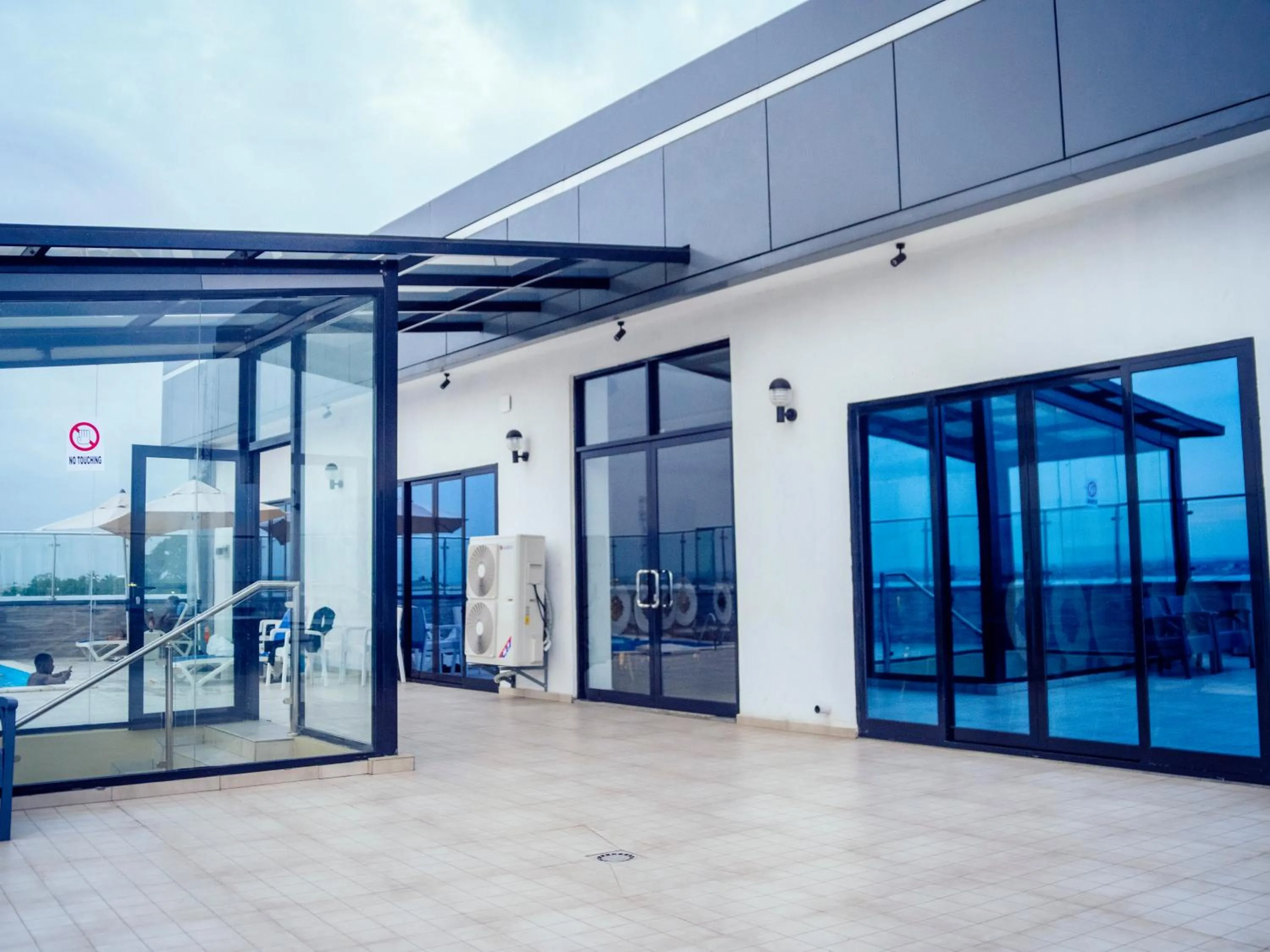 Patio in Geneva Hotel