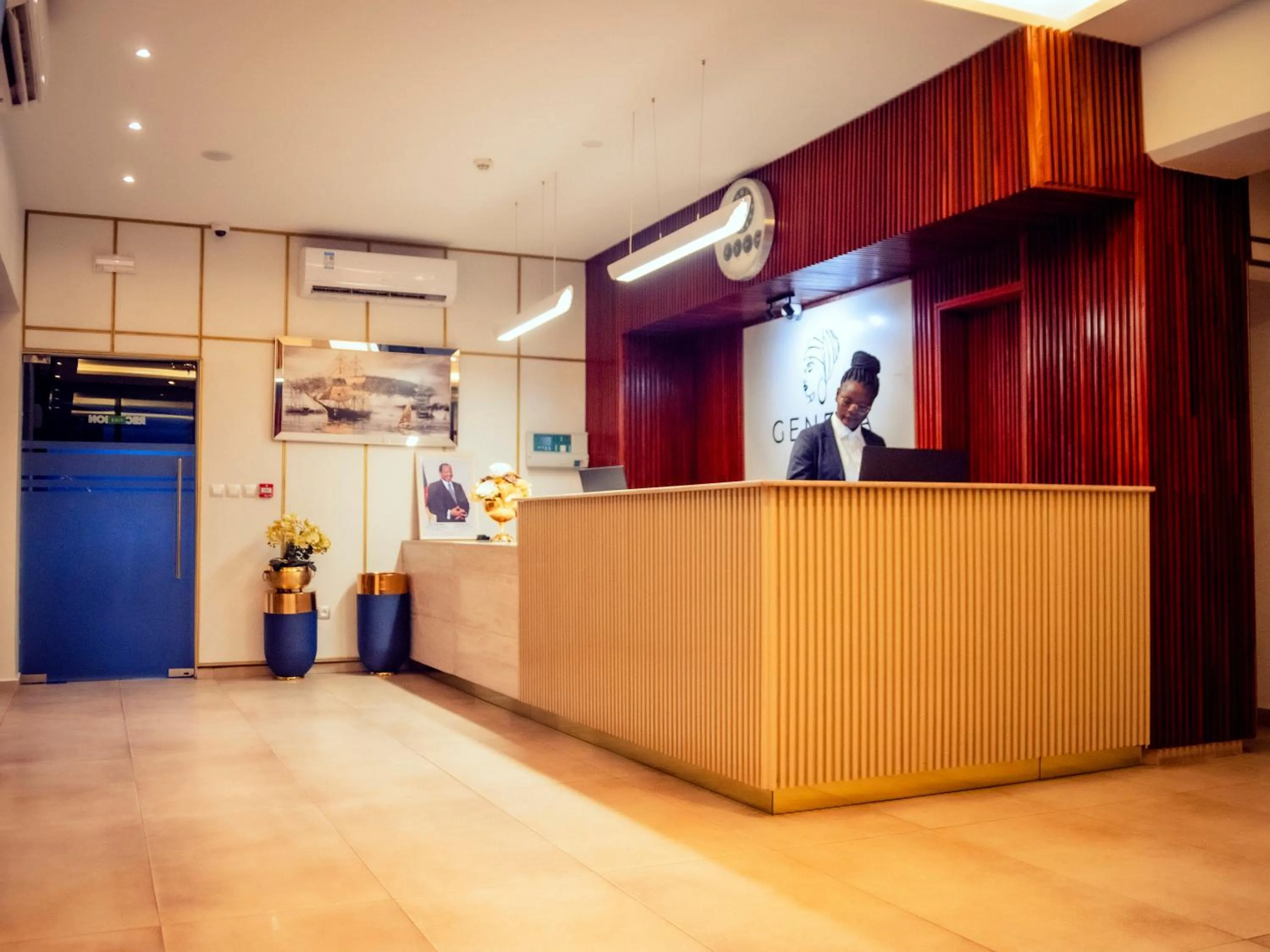 Lobby or reception in Geneva Hotel