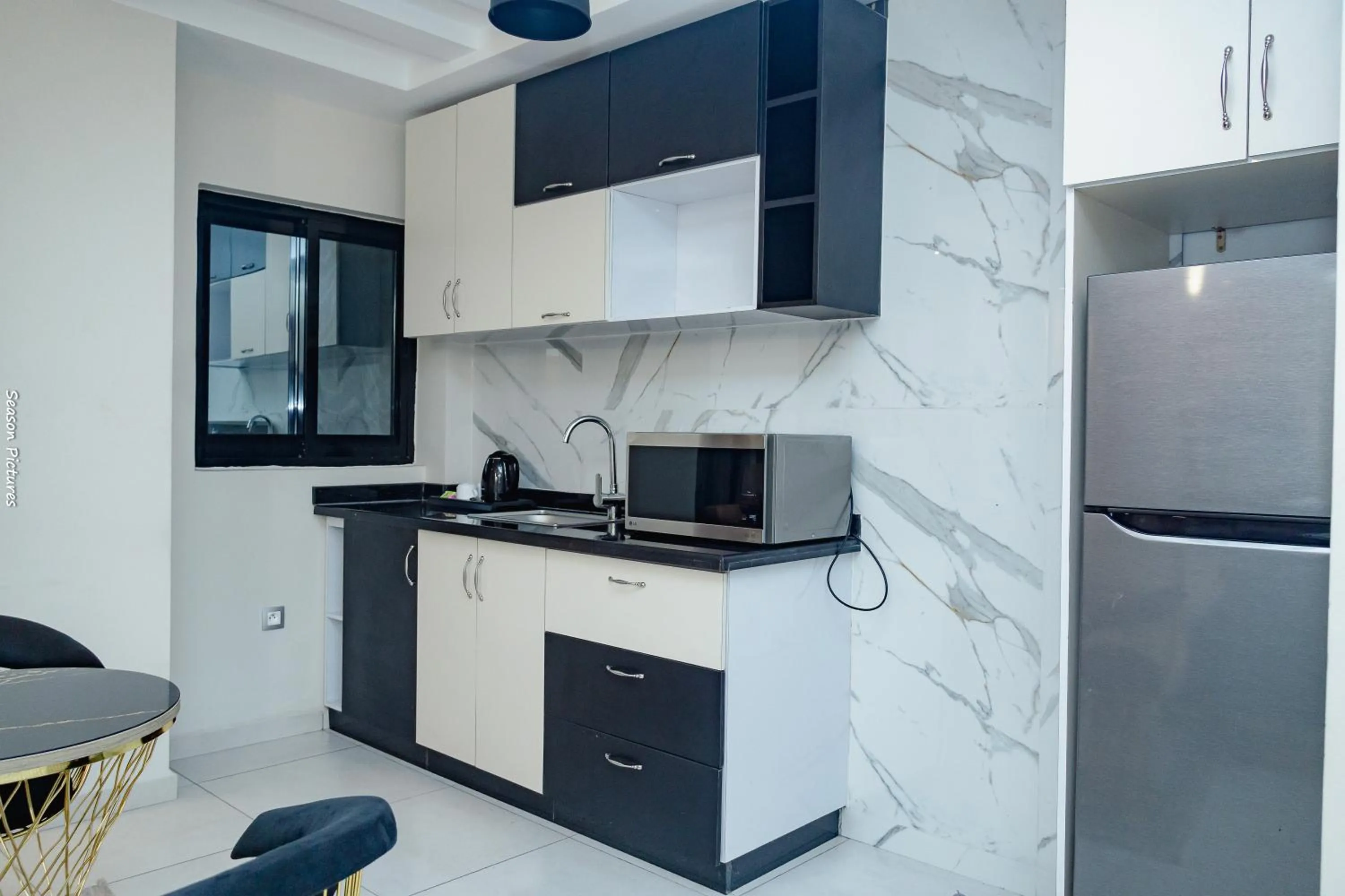 Coffee/tea facilities in Geneva Hotel