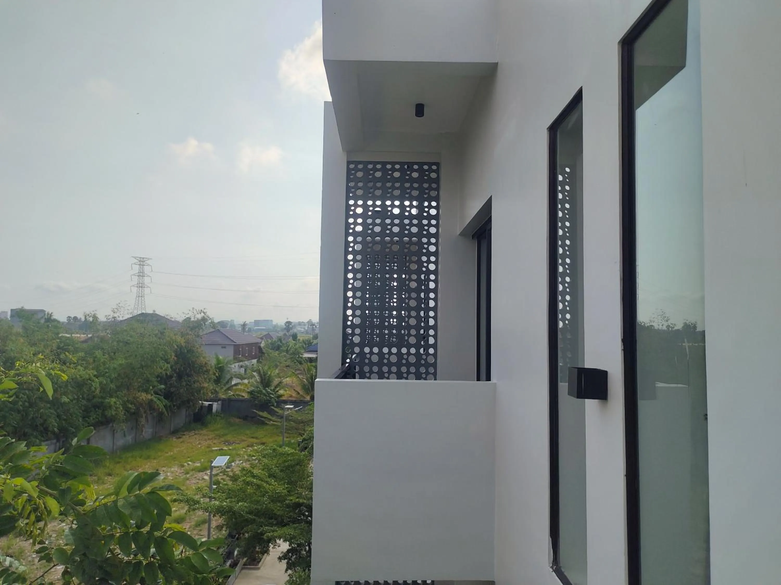 Property building in H&M Boutique