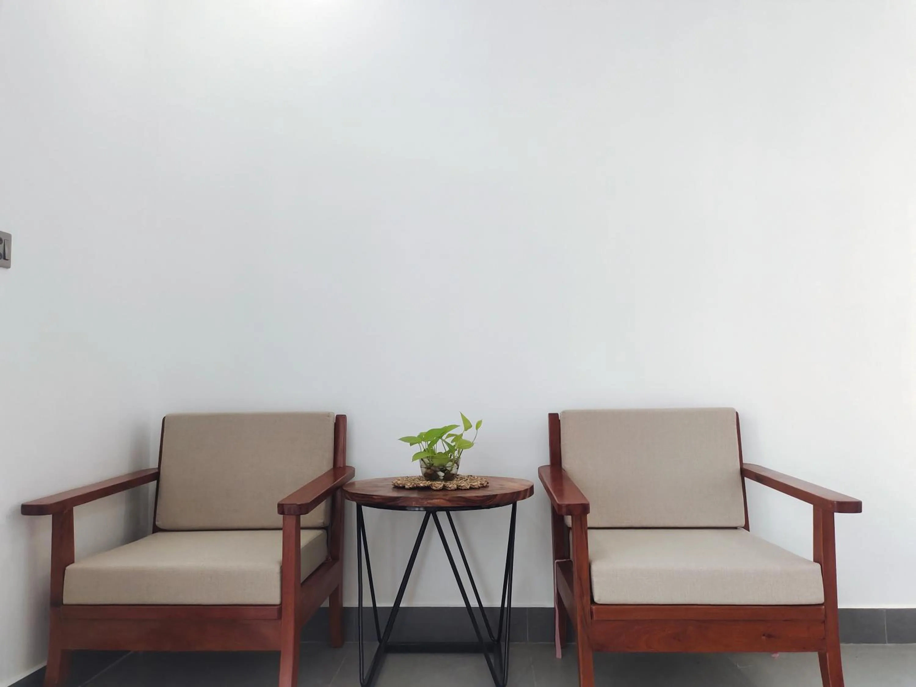 Seating area in H&M Boutique