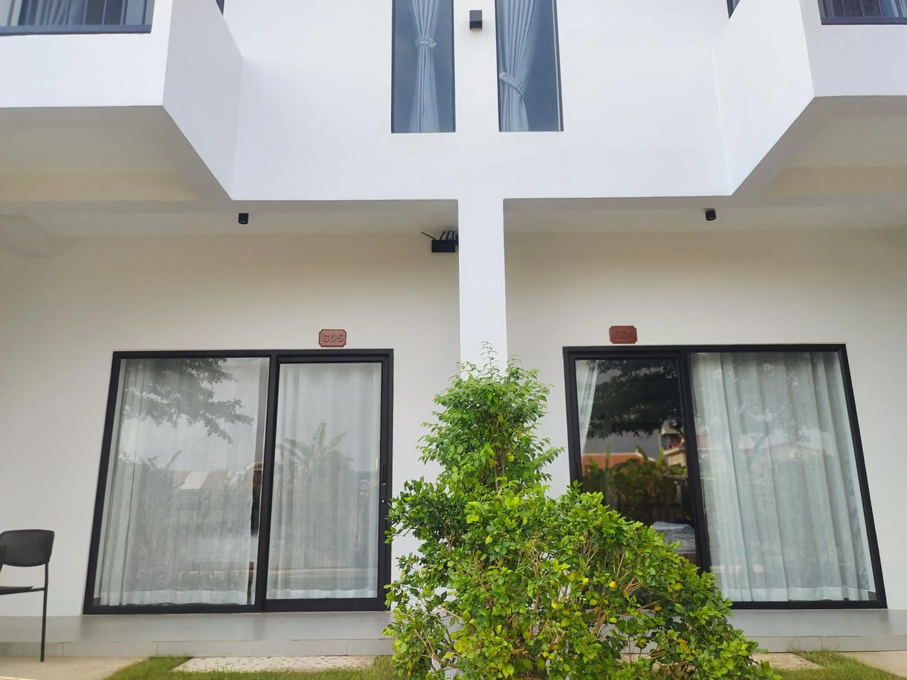 Property building in H&M Boutique Property building in H&M Boutique