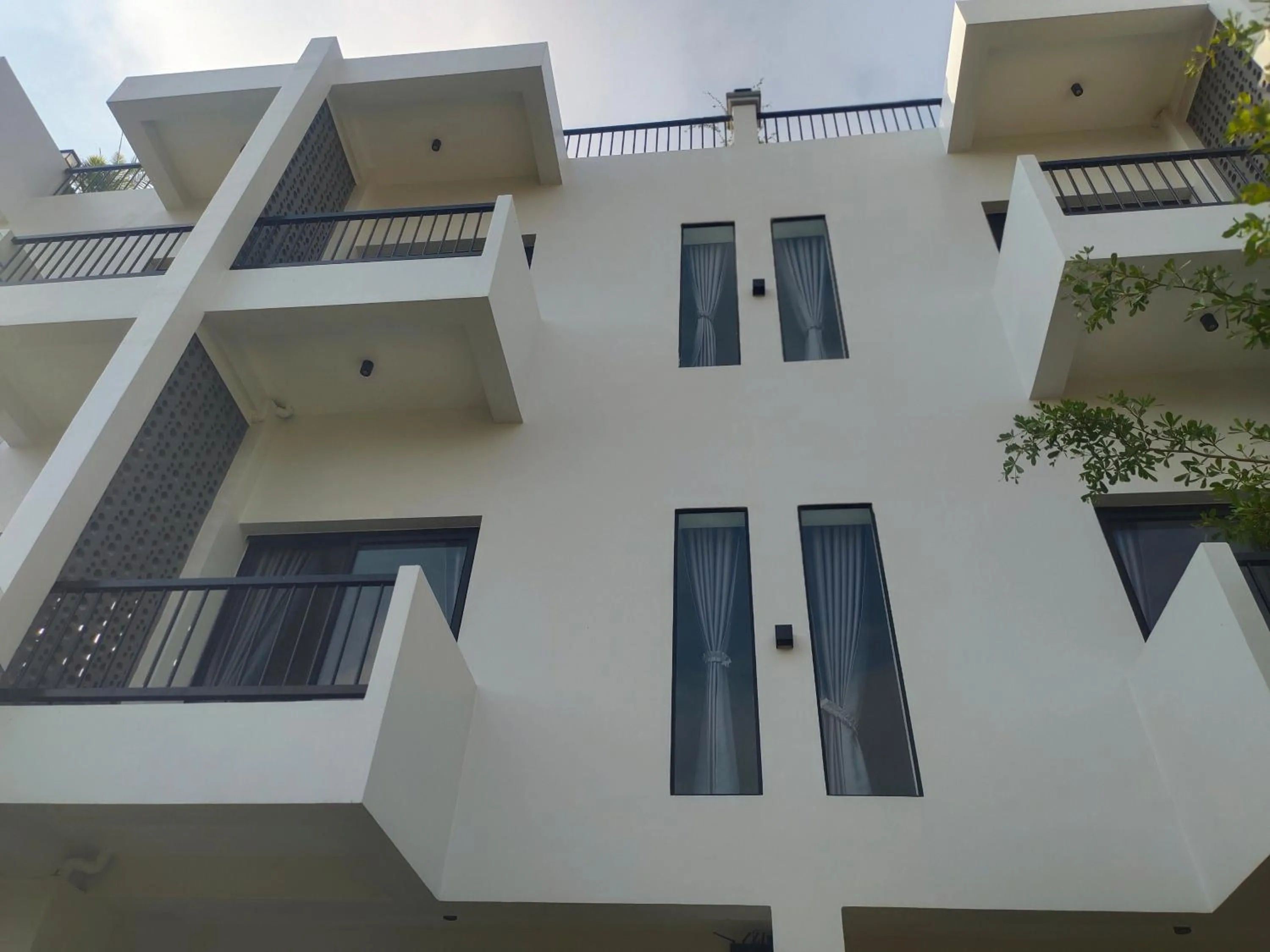 Property building in H&M Boutique