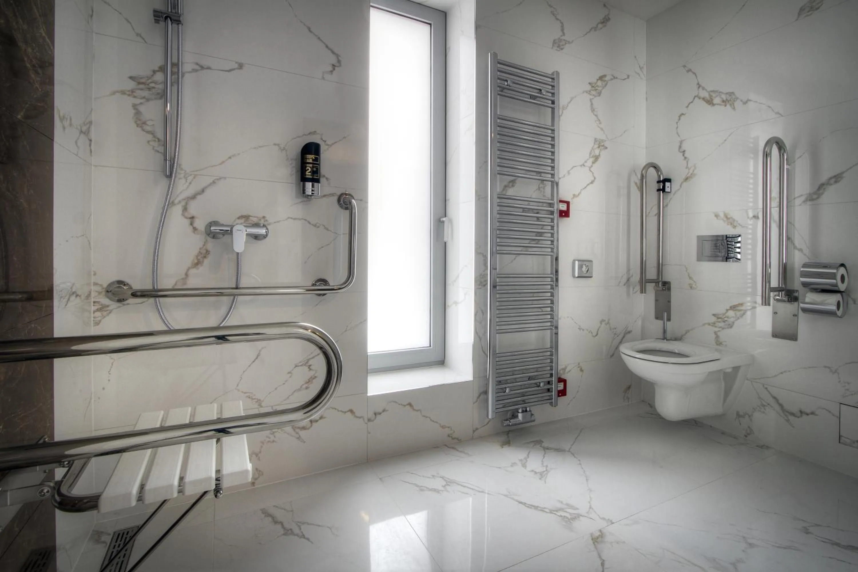 Shower in Hotel Essence