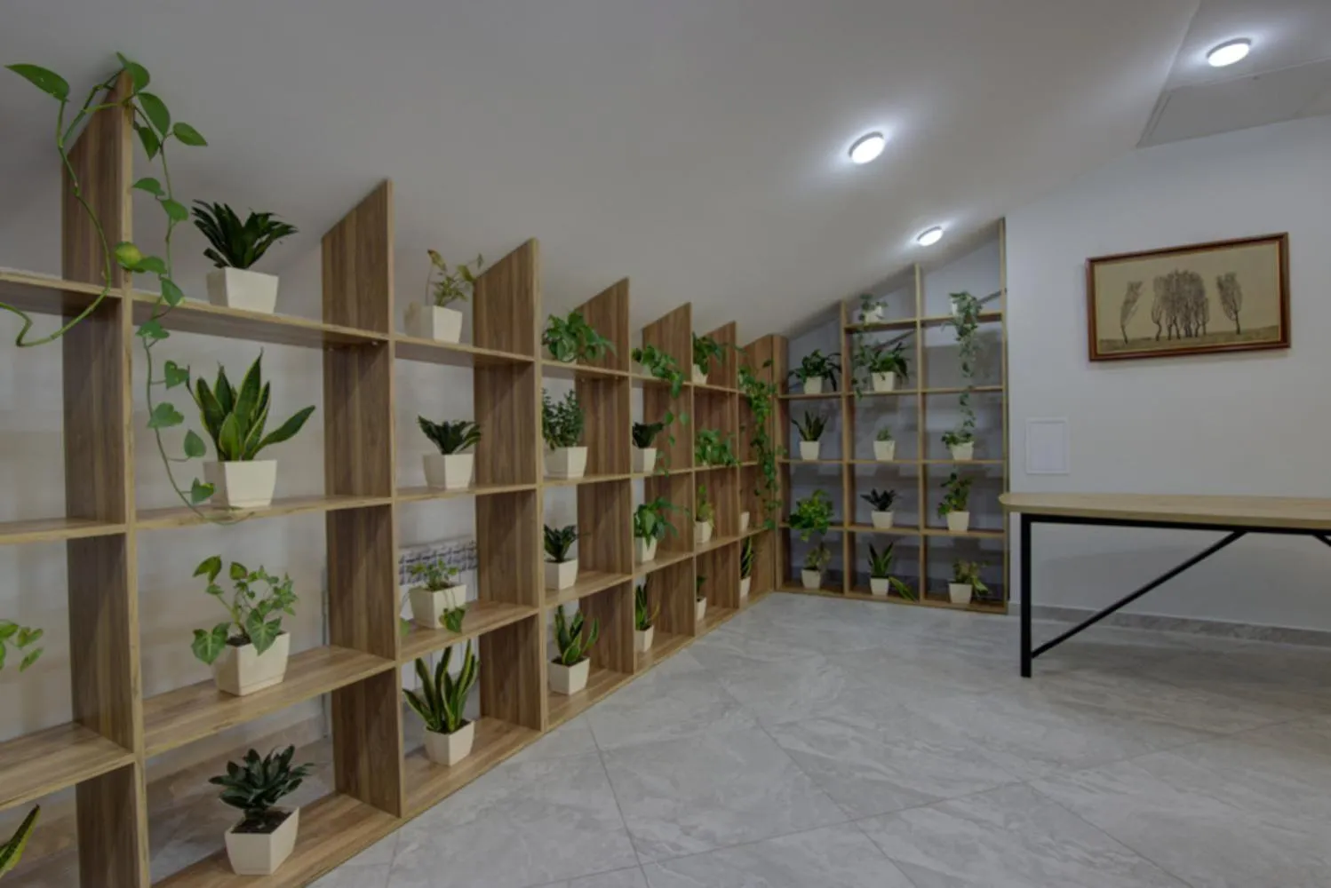 Communal lounge/ TV room in Aisha Hotel