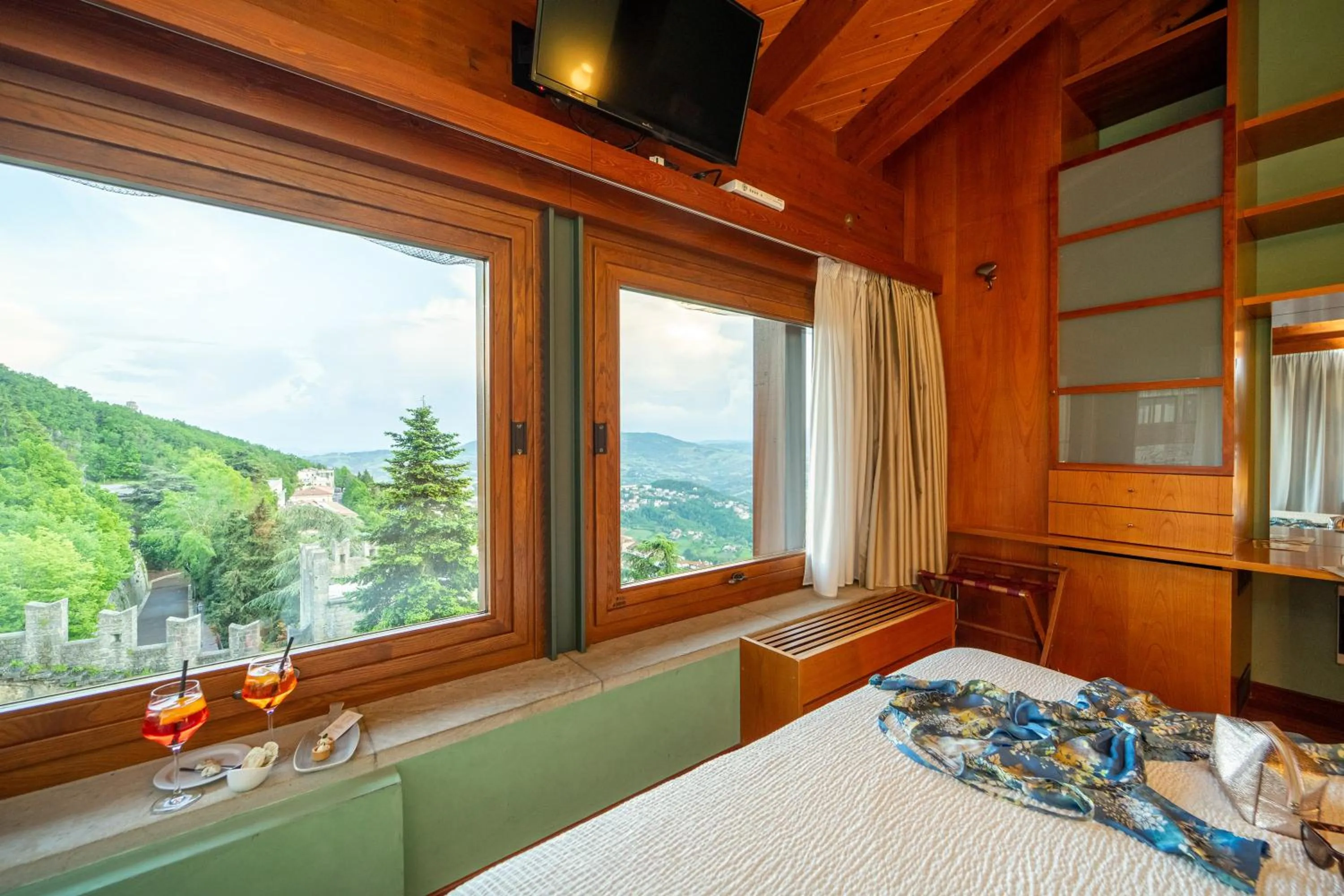 Photo of the whole room in Hotel Cesare