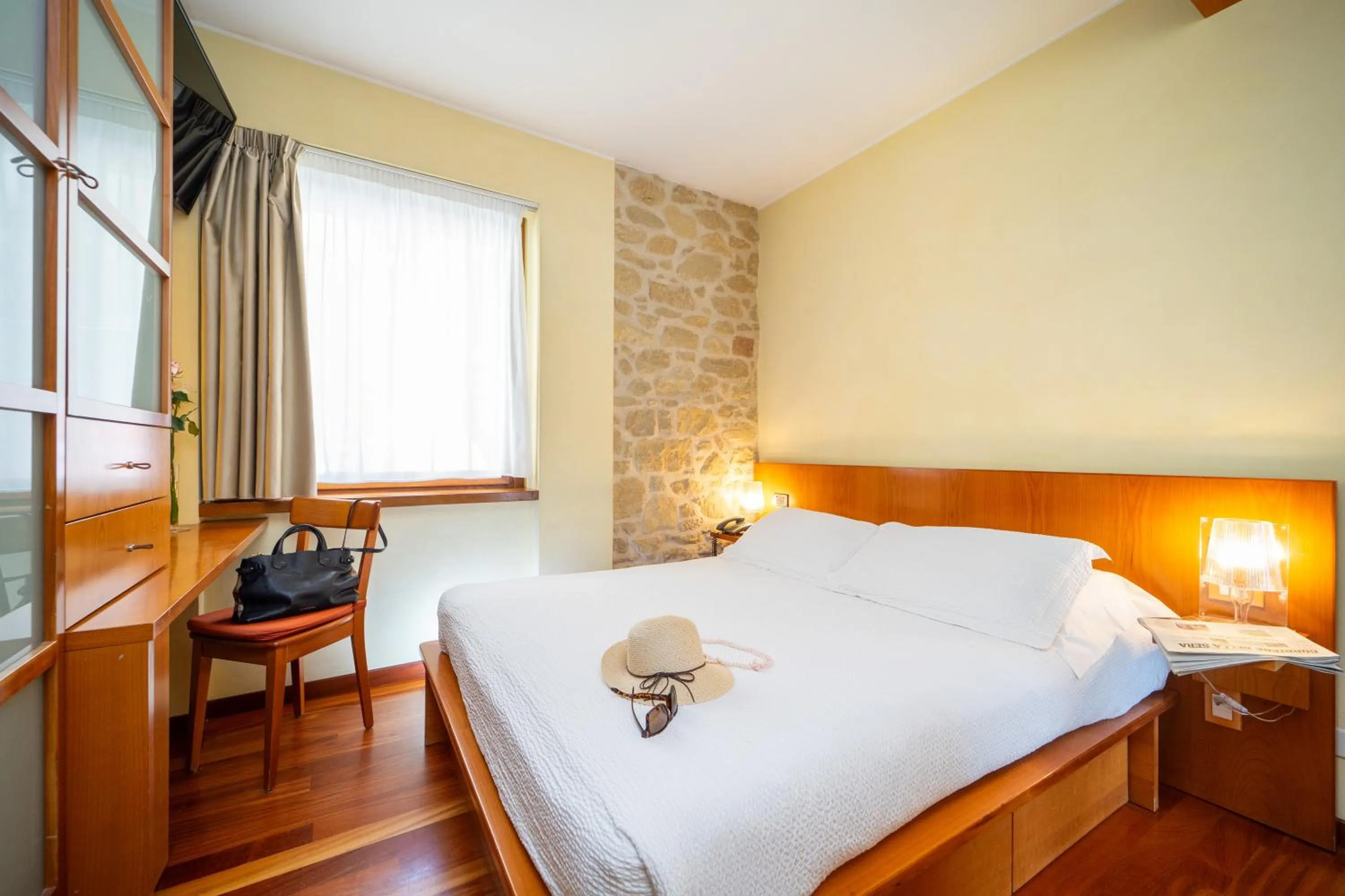 Photo of the whole room, Bed in Hotel Cesare