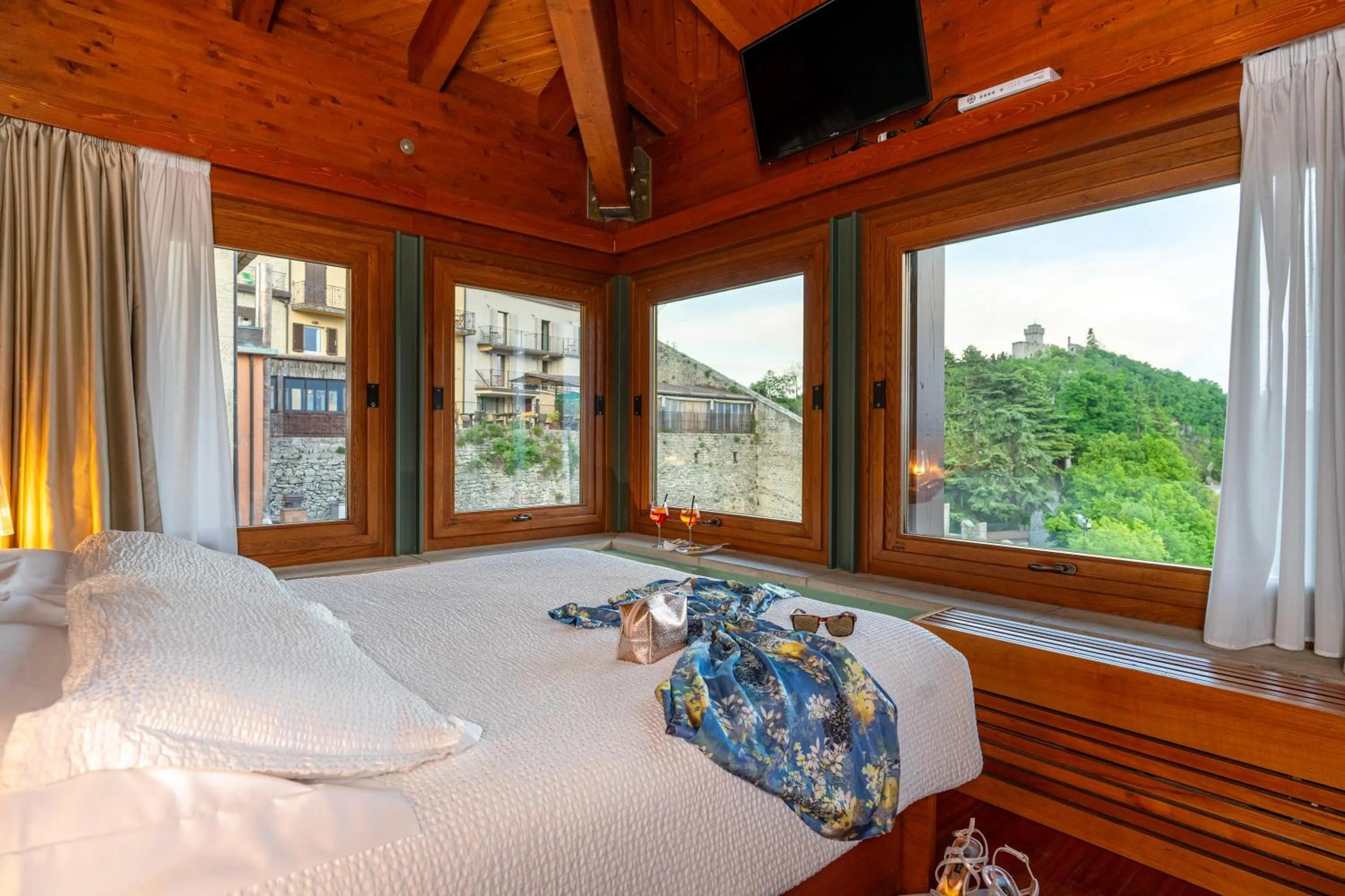 Photo of the whole room, Bed in Hotel Cesare