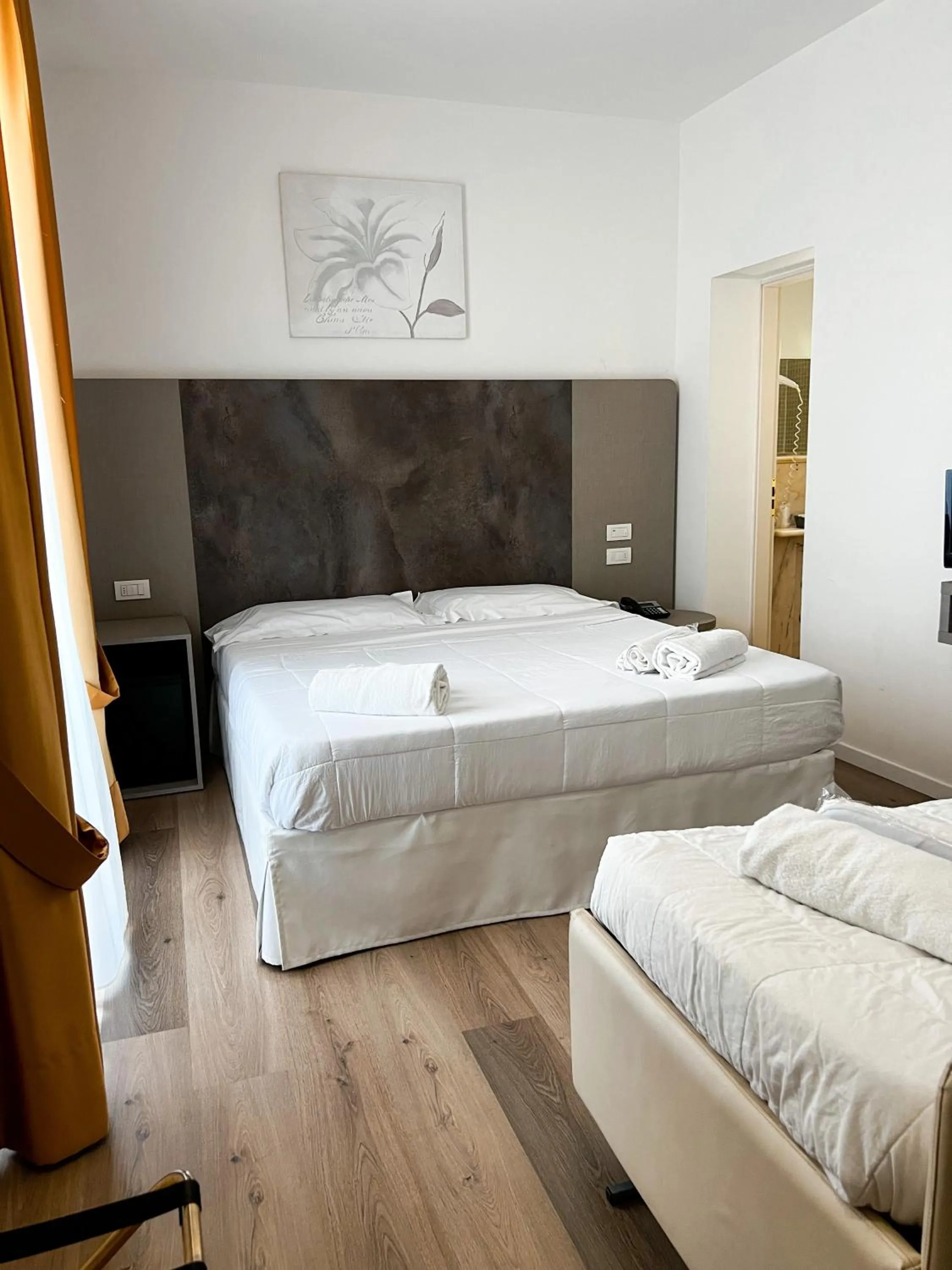 Bedroom, Bed in Hotel Joli