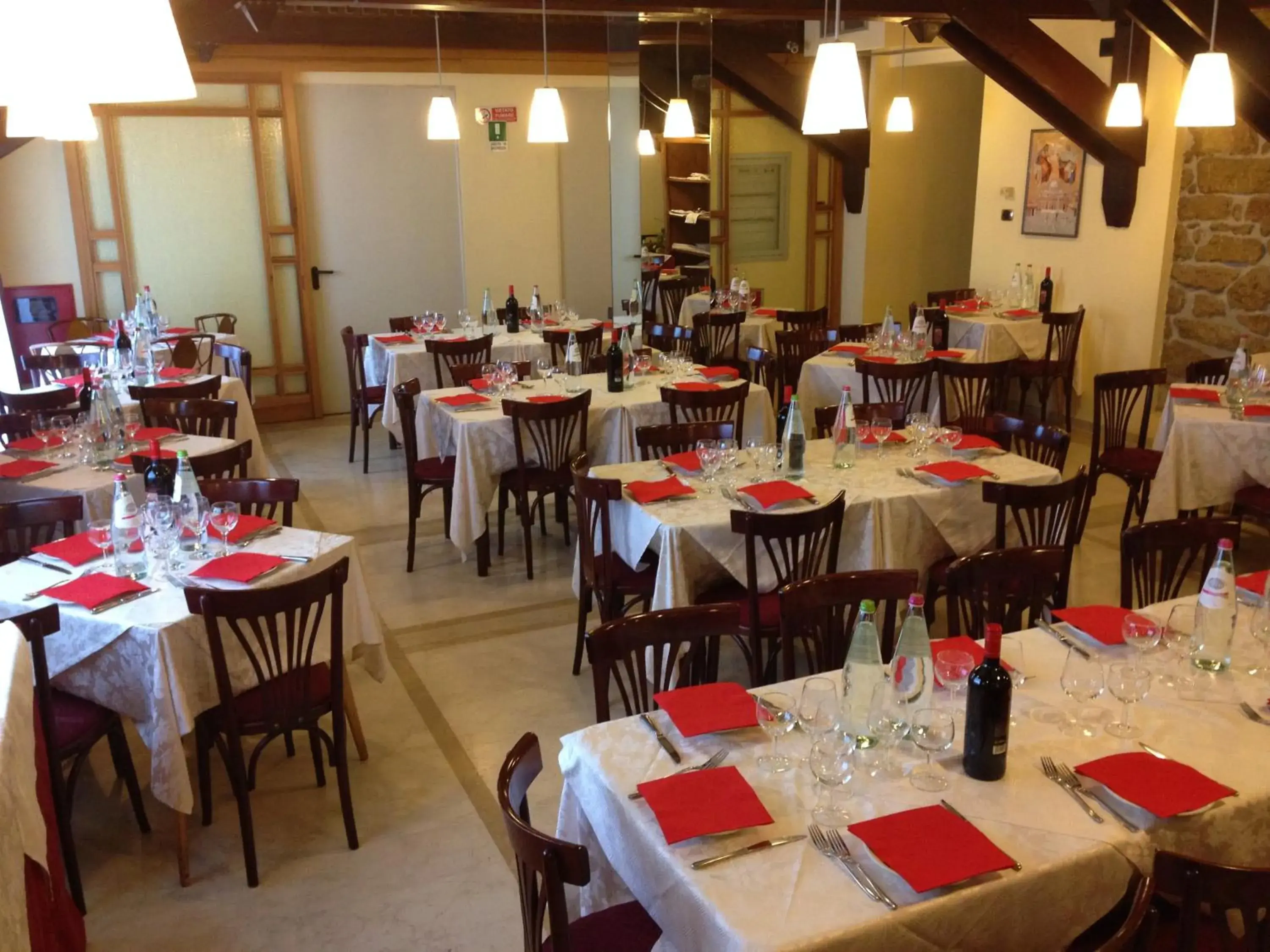 Restaurant/places to eat in Hotel Joli Restaurant/places to eat in Hotel Joli