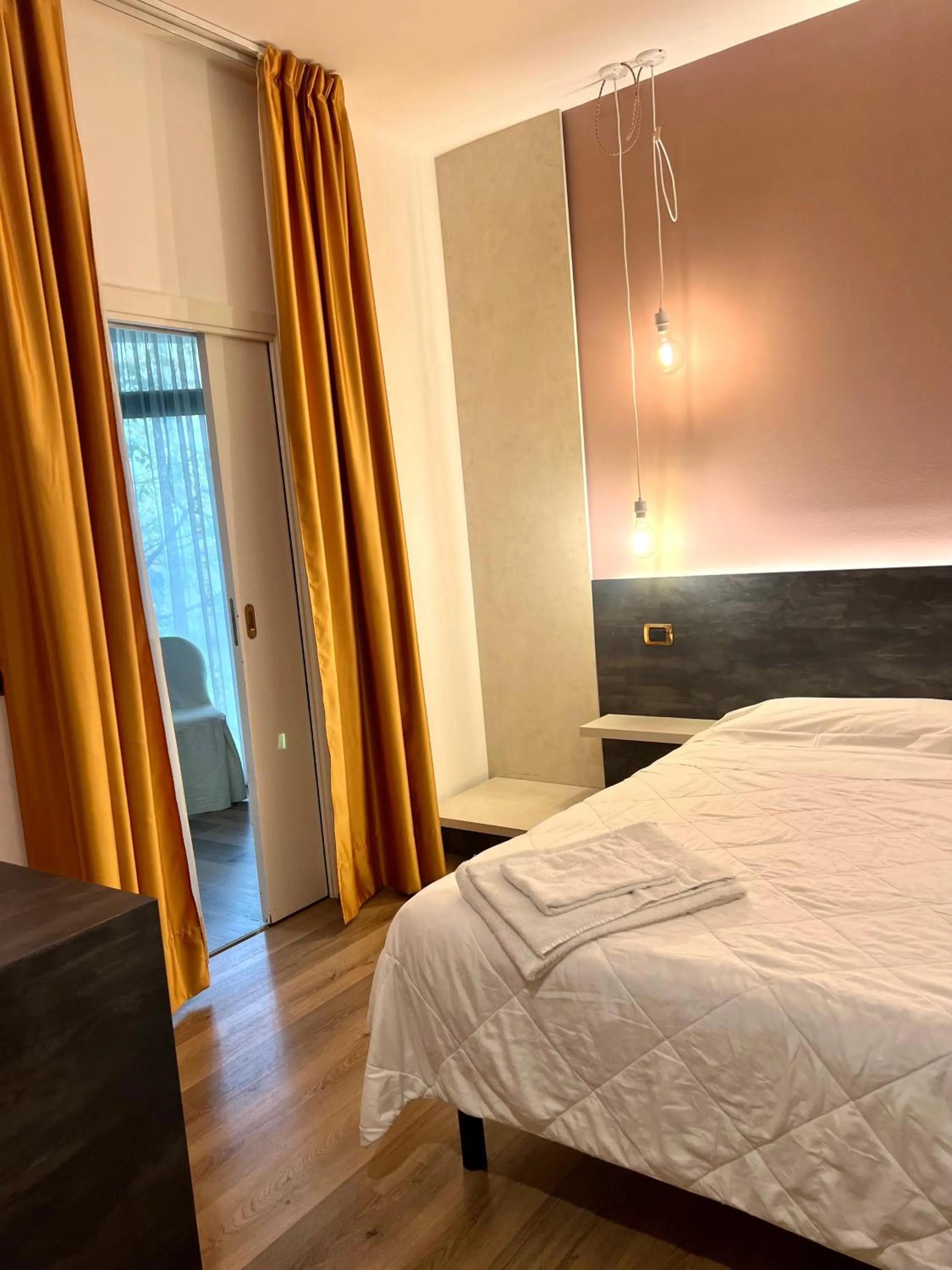 Bedroom, Bed in Hotel Joli