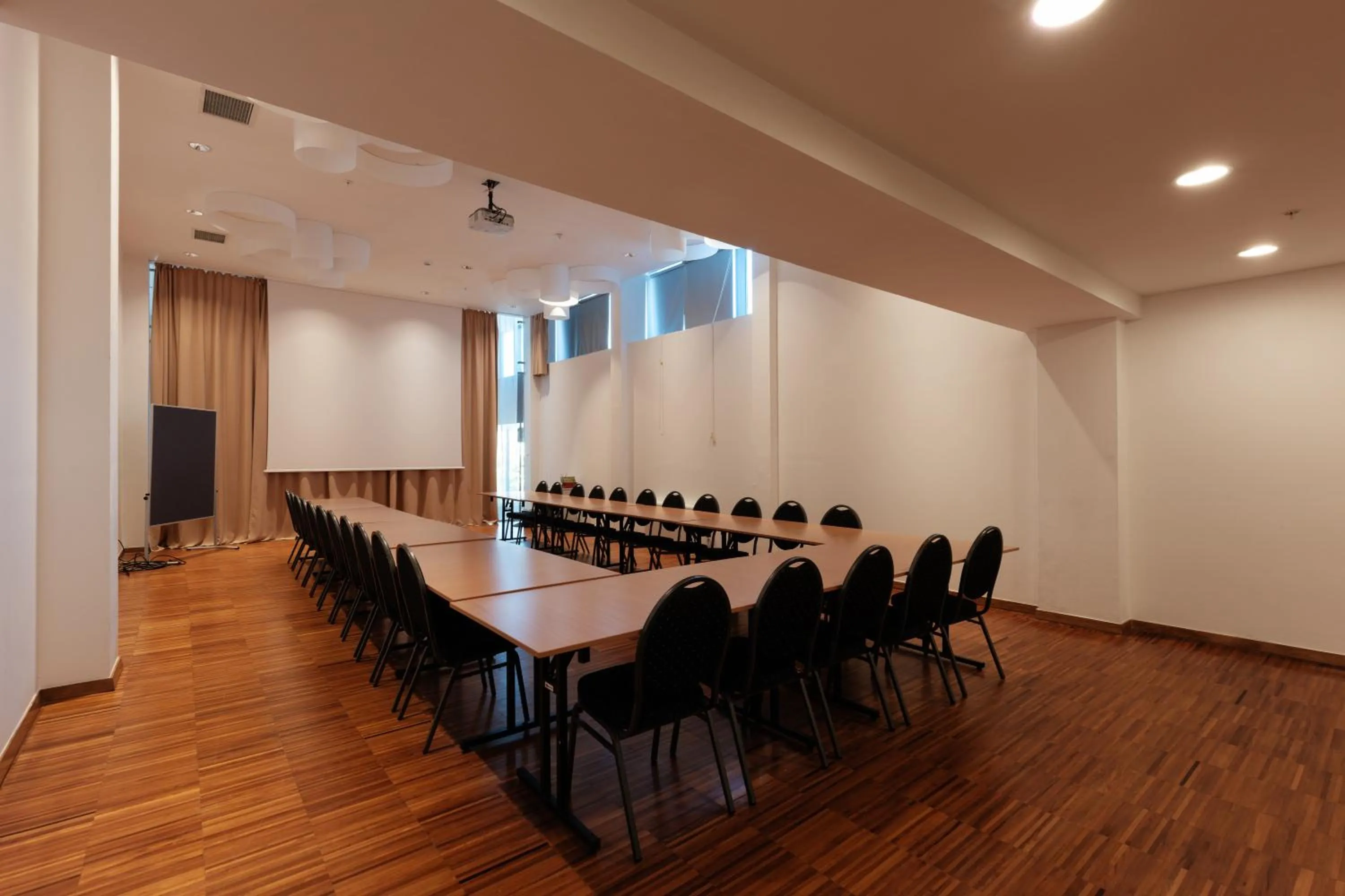 Meeting/conference room in Eurostars Queen of Montenegro