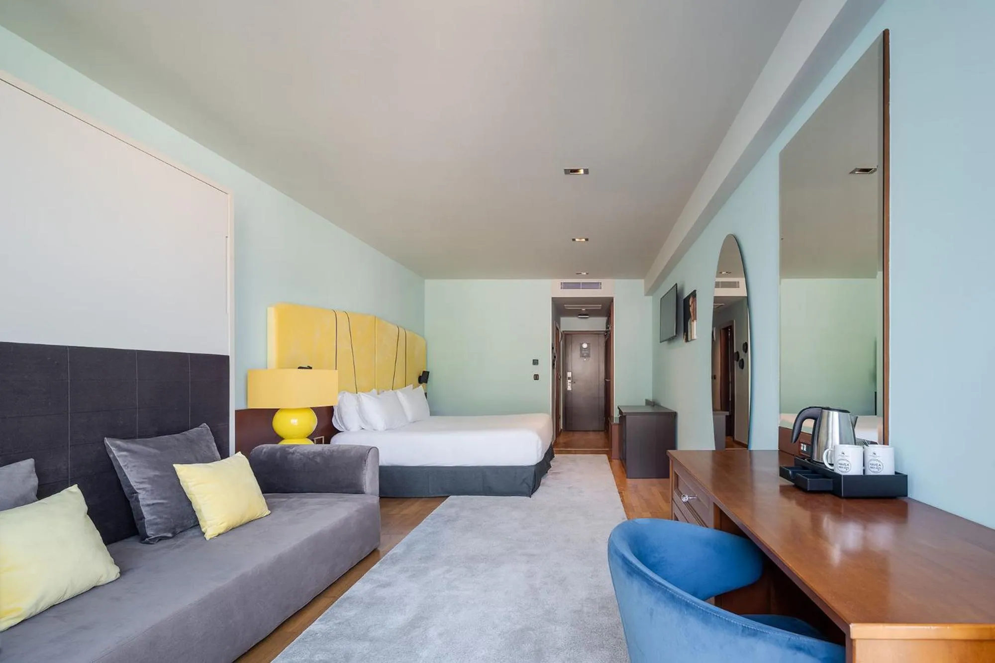 Bedroom, Bed in Eurostars Queen of Montenegro