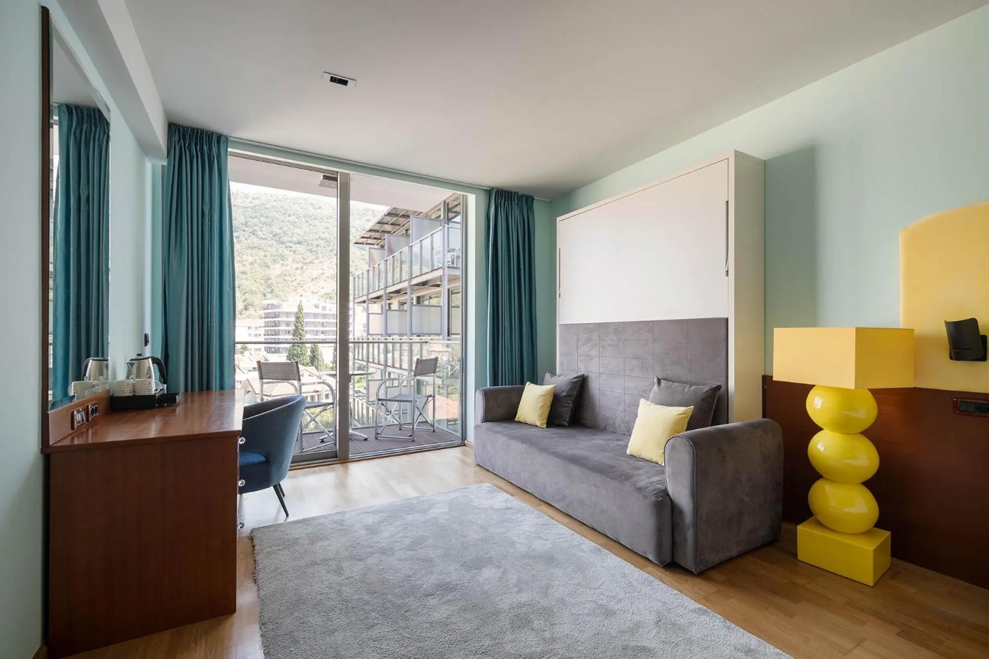 Living room, Bed in Eurostars Queen of Montenegro