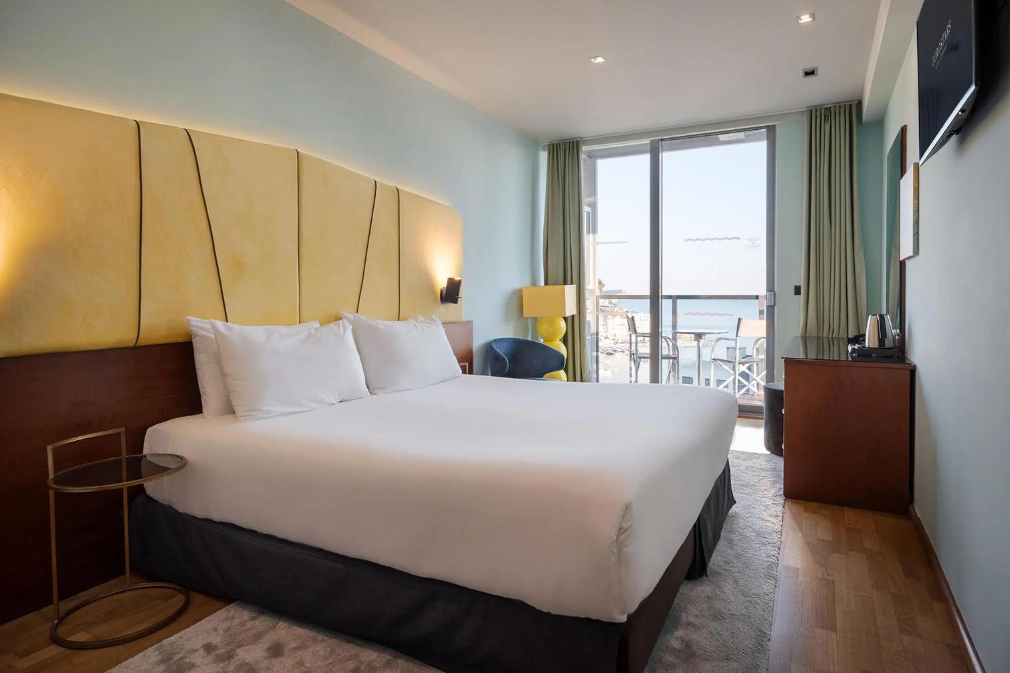 Bedroom, Bed in Eurostars Queen of Montenegro