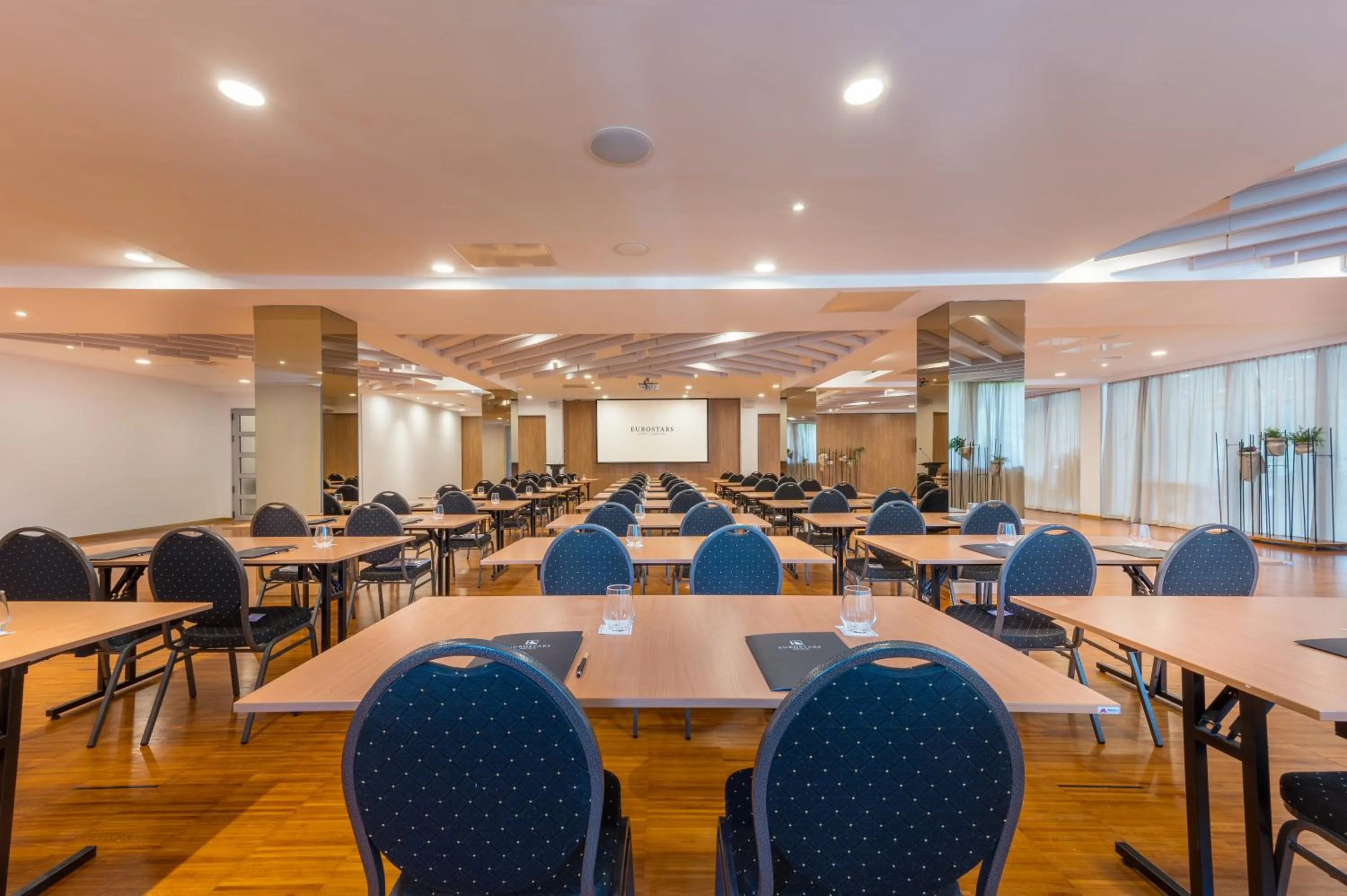 Meeting/conference room in Eurostars Queen of Montenegro