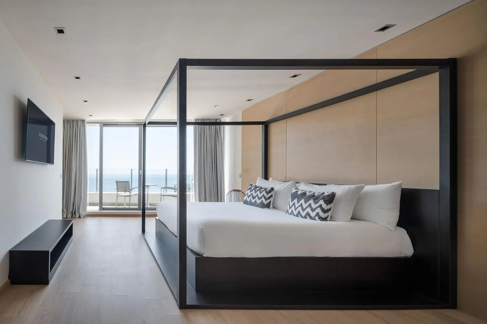 Bed in Eurostars Queen of Montenegro