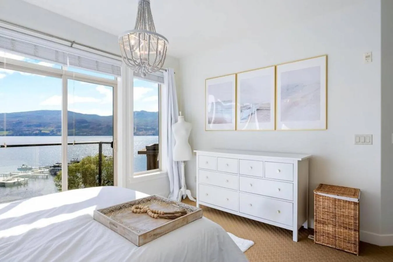 Bed in The Beach House at Barona Beach 4301