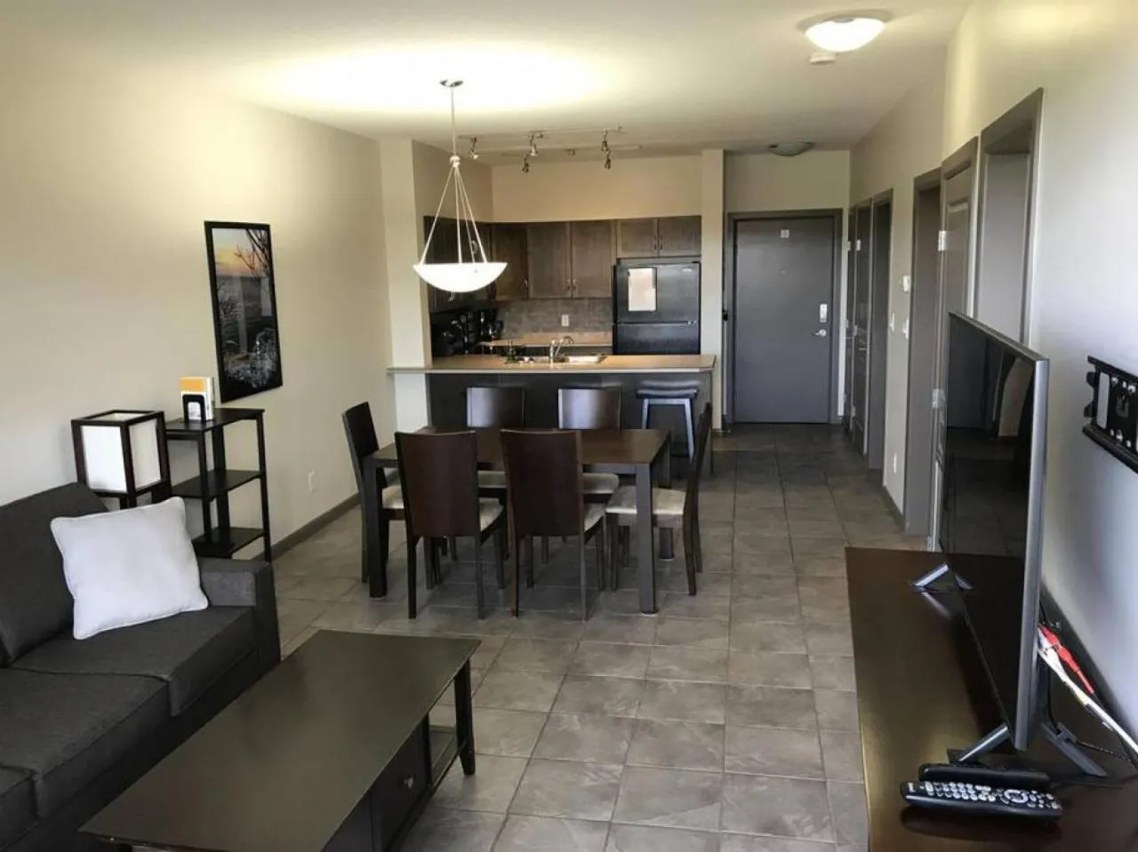 Upper Floor w Courtyard View 550