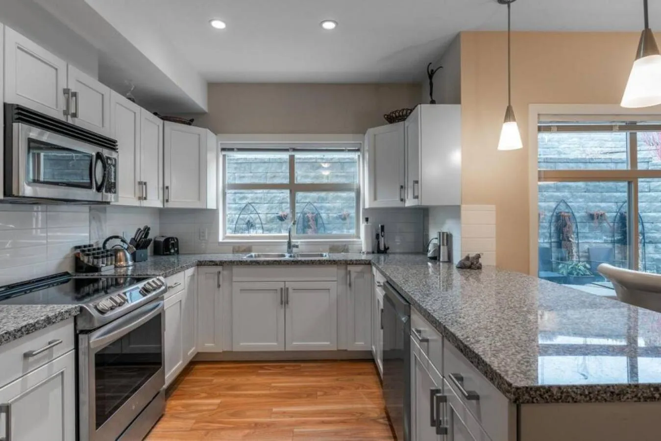 Fabulous Condo at Five Star Resort 209