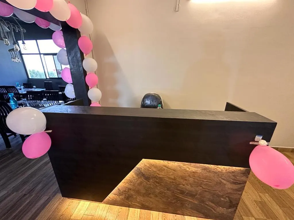 Restaurant/places to eat in Spectra Hotel Bangalore Airport