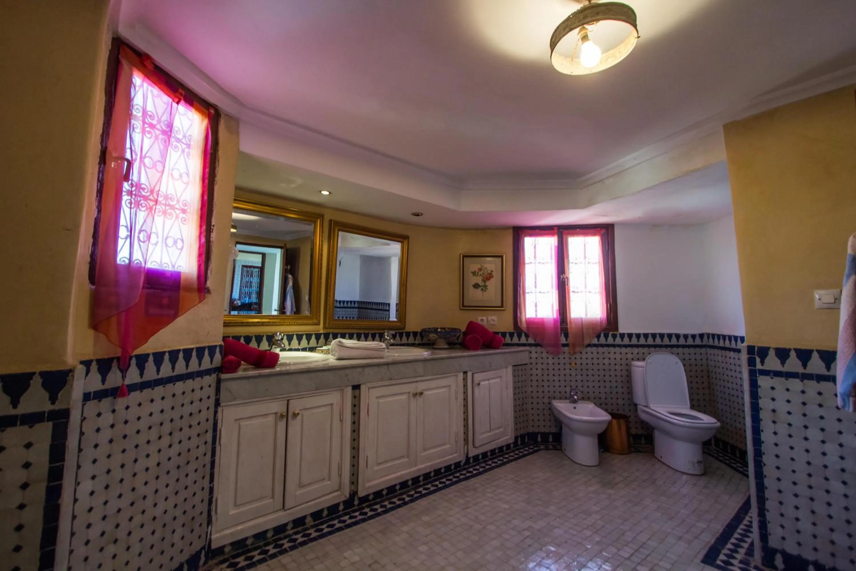 Bathroom in Riad Damia Suite & Spa
