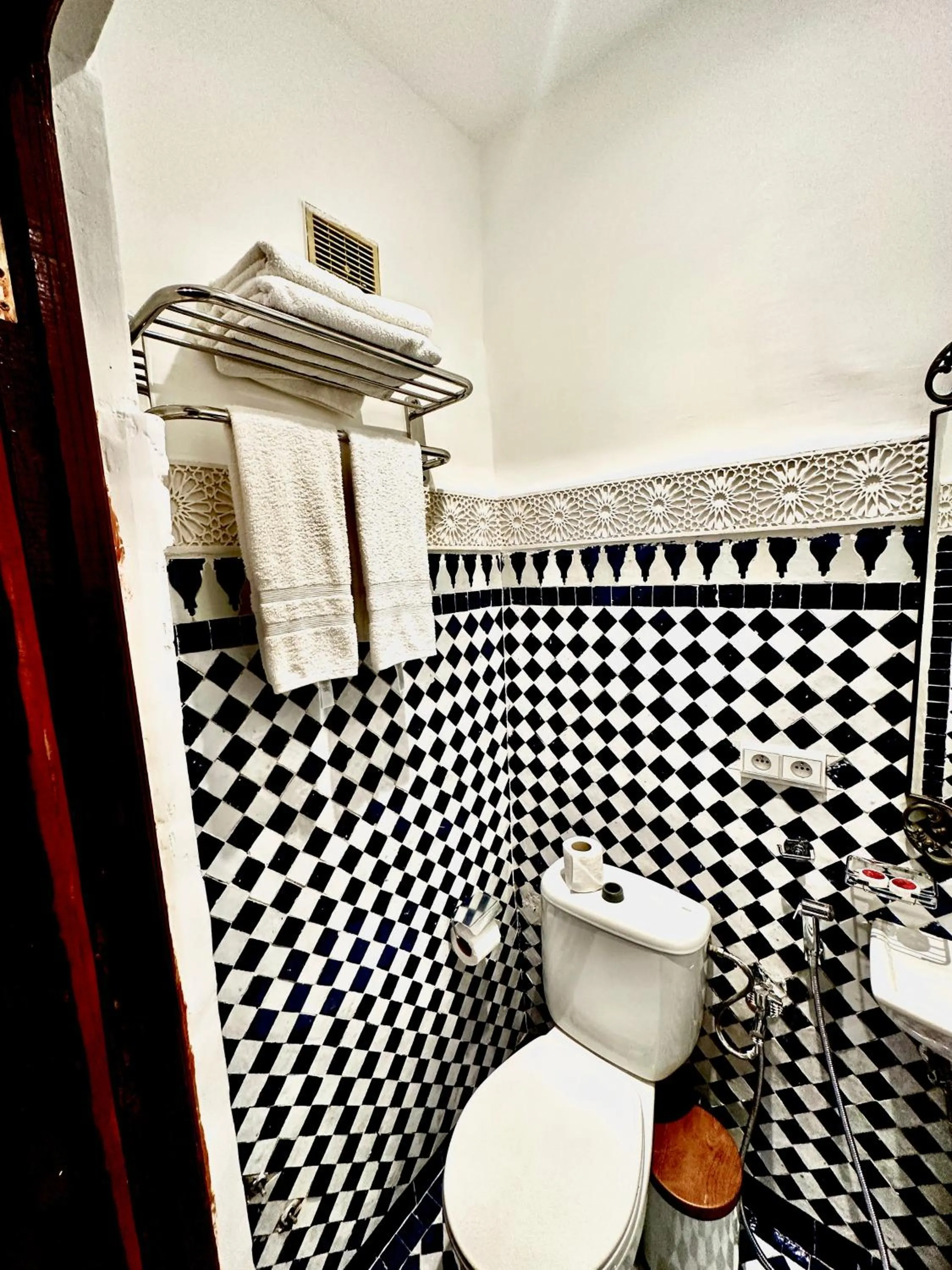 Toilet in Riad Damia Suite & Spa