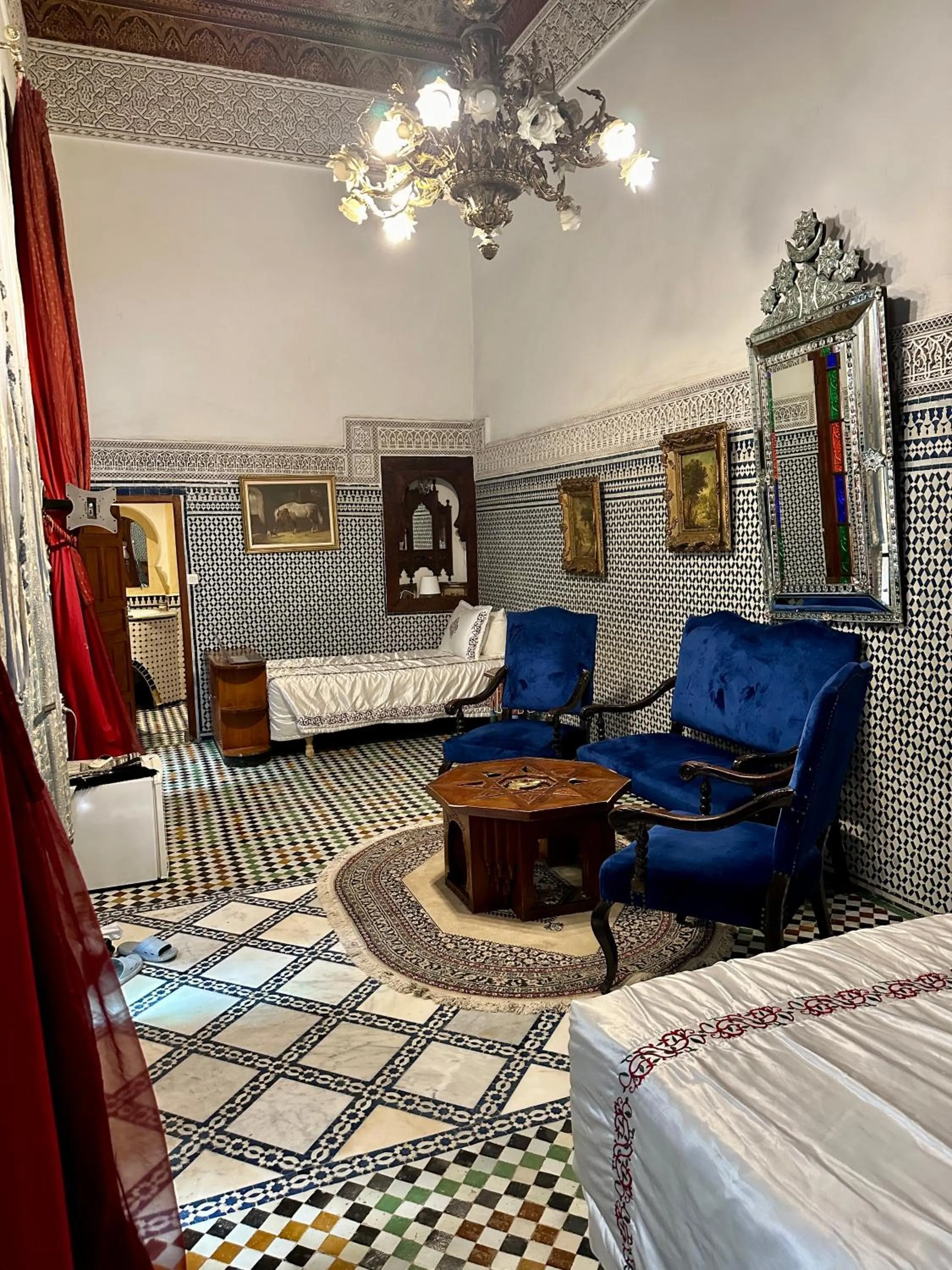 Seating area, Bed in Riad Damia Suite & Spa