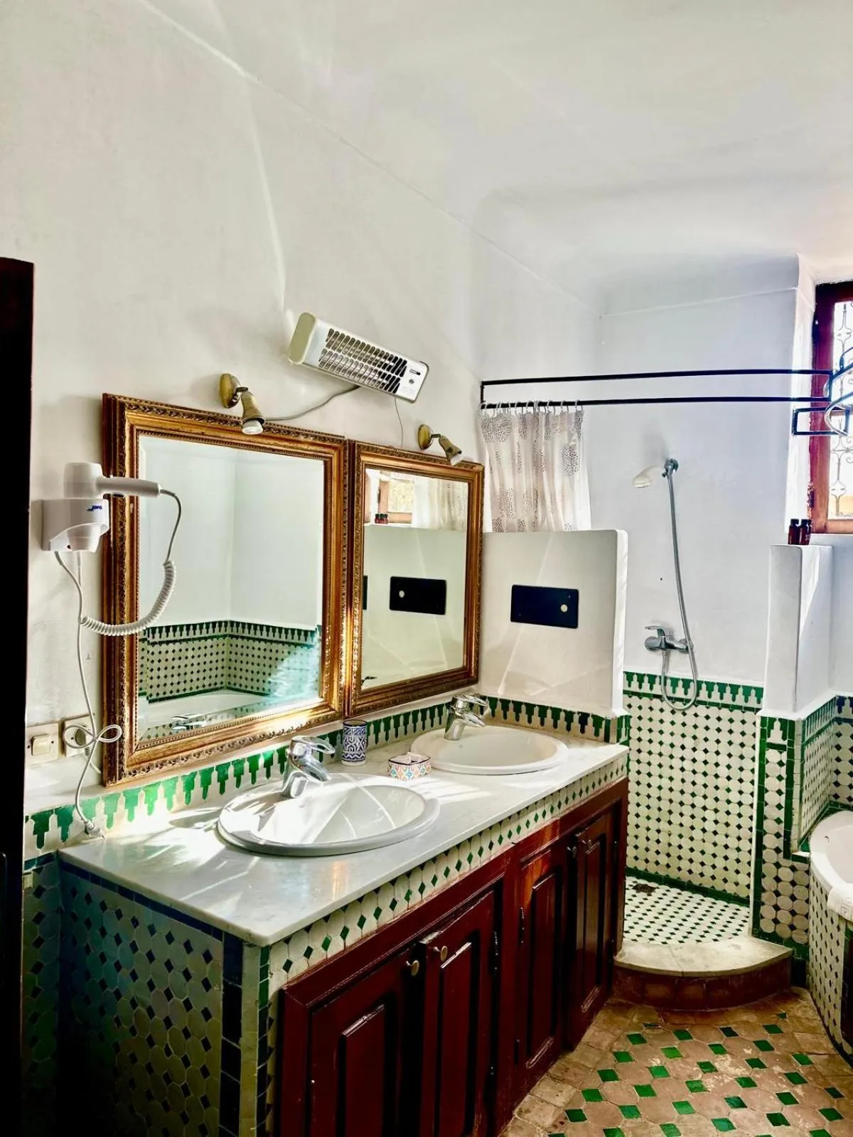 Bathroom in Riad Damia Suite & Spa