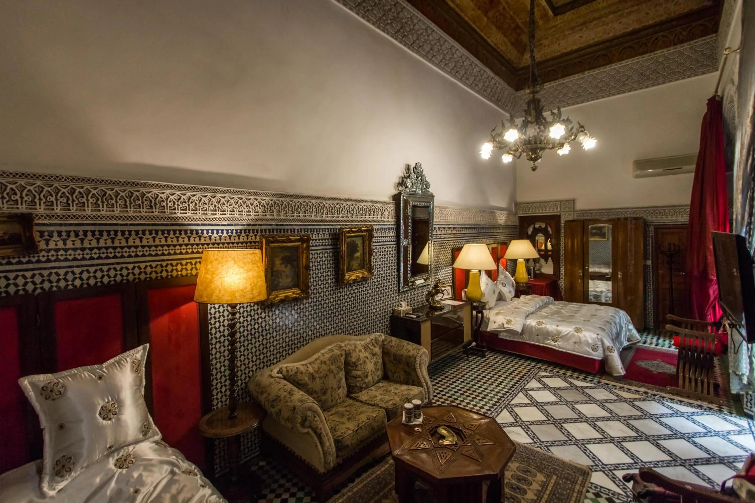 Photo of the whole room, Bed in Riad Damia Suite & Spa