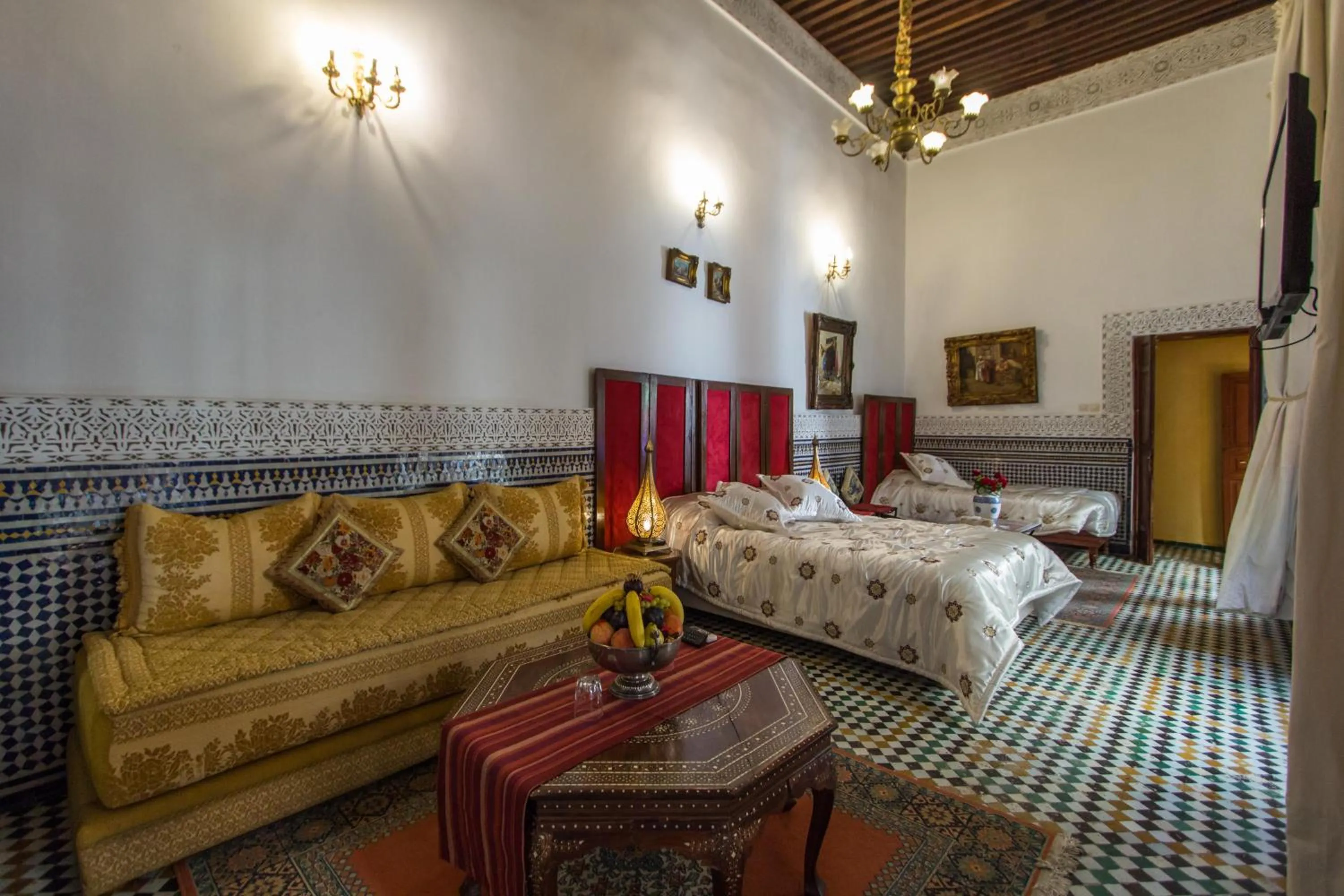 Photo of the whole room, Bed in Riad Damia Suite & Spa