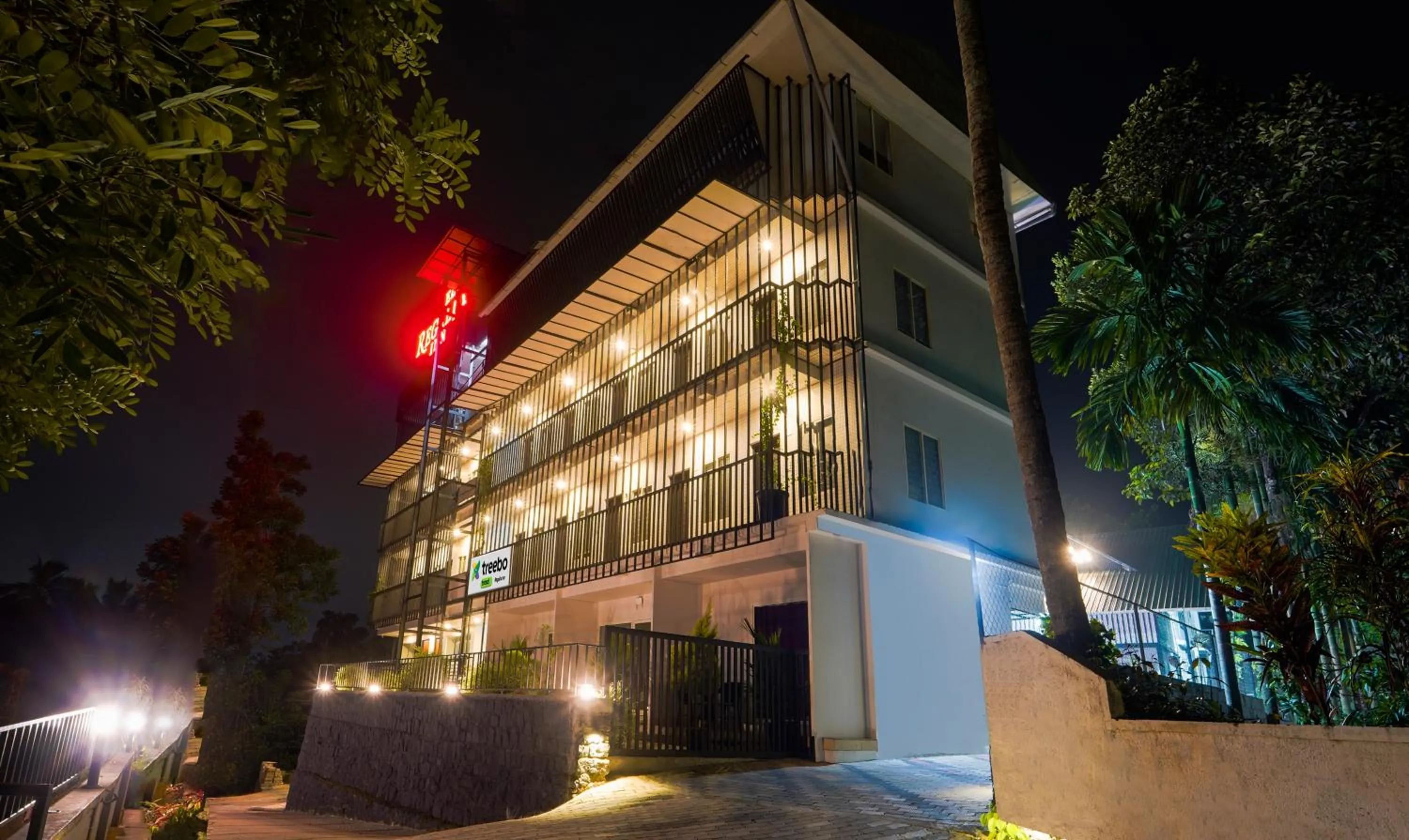Facade/entrance in Treebo Regalia Inn Wayanad