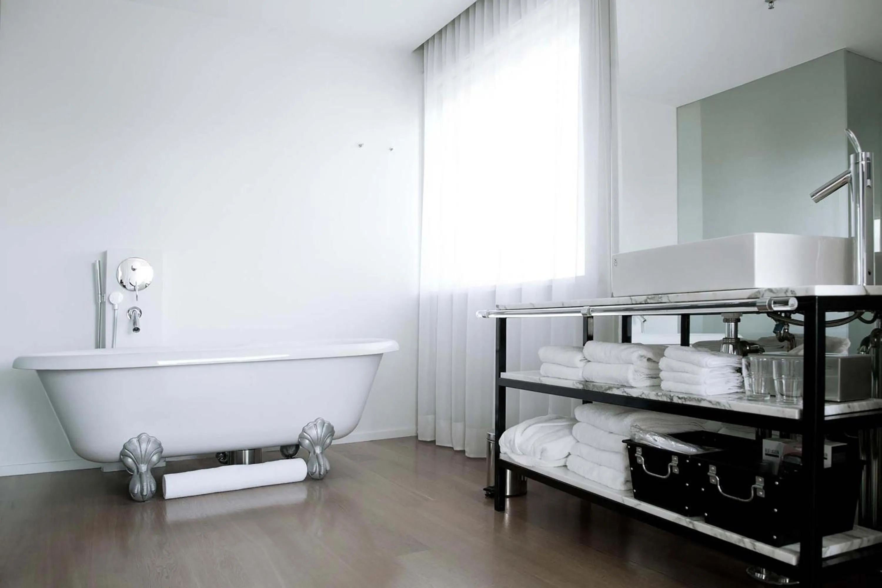 Photo of the whole room in 101 Hotel, a Member of Design Hotels