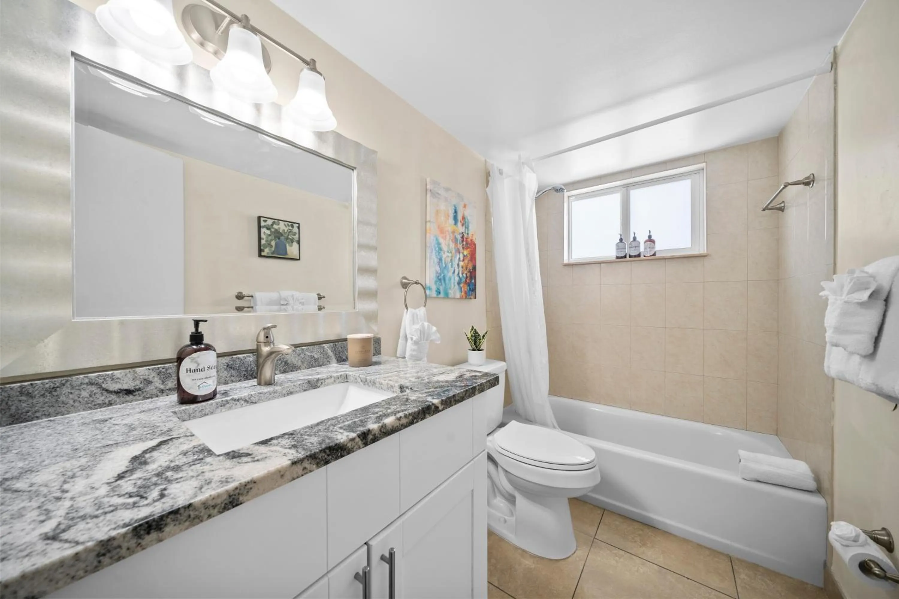 Shower in Coco Palms Apartments By Lowkl