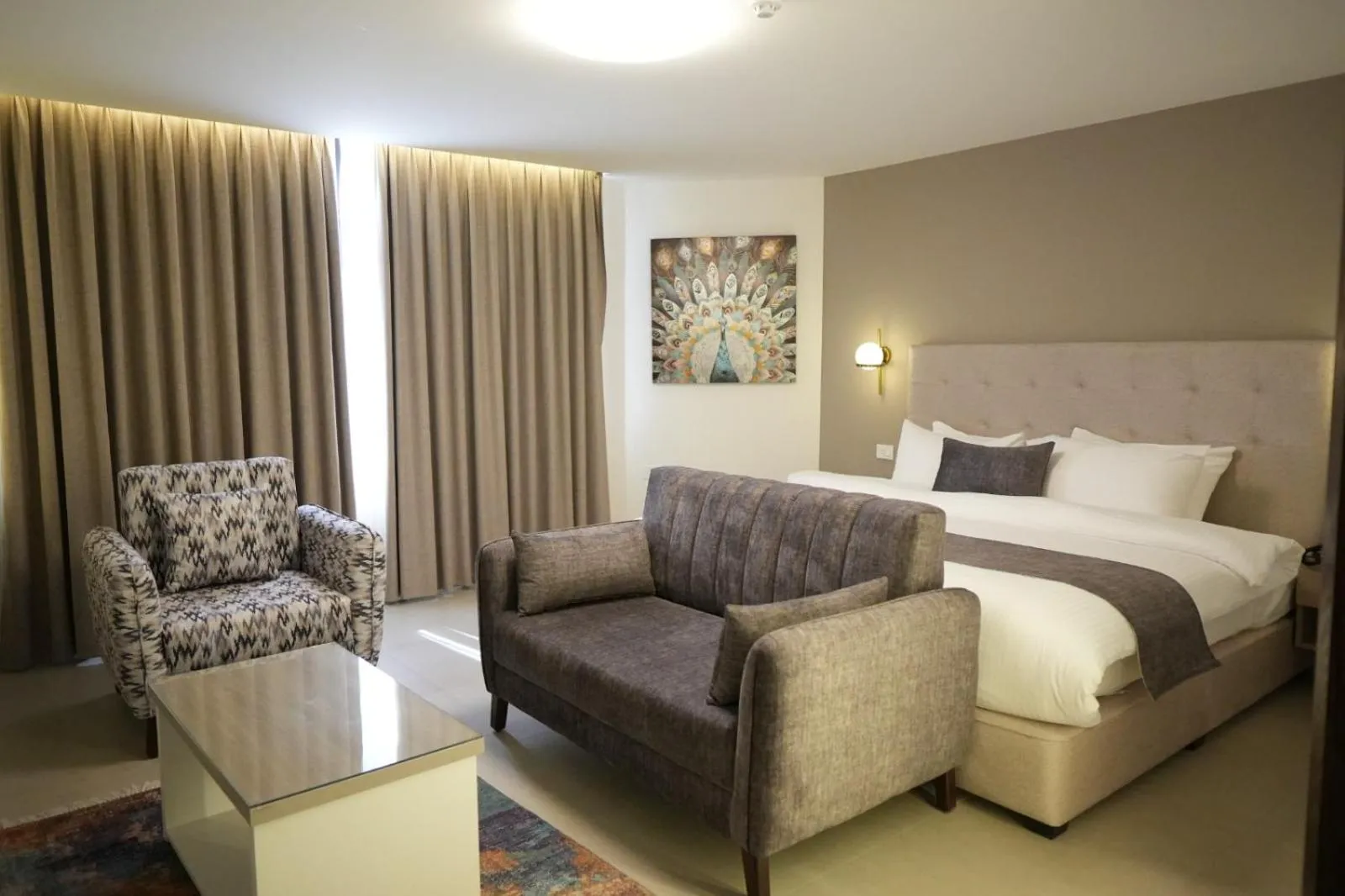 Photo of the whole room, Bed in Red Carpet Hotel & Suites