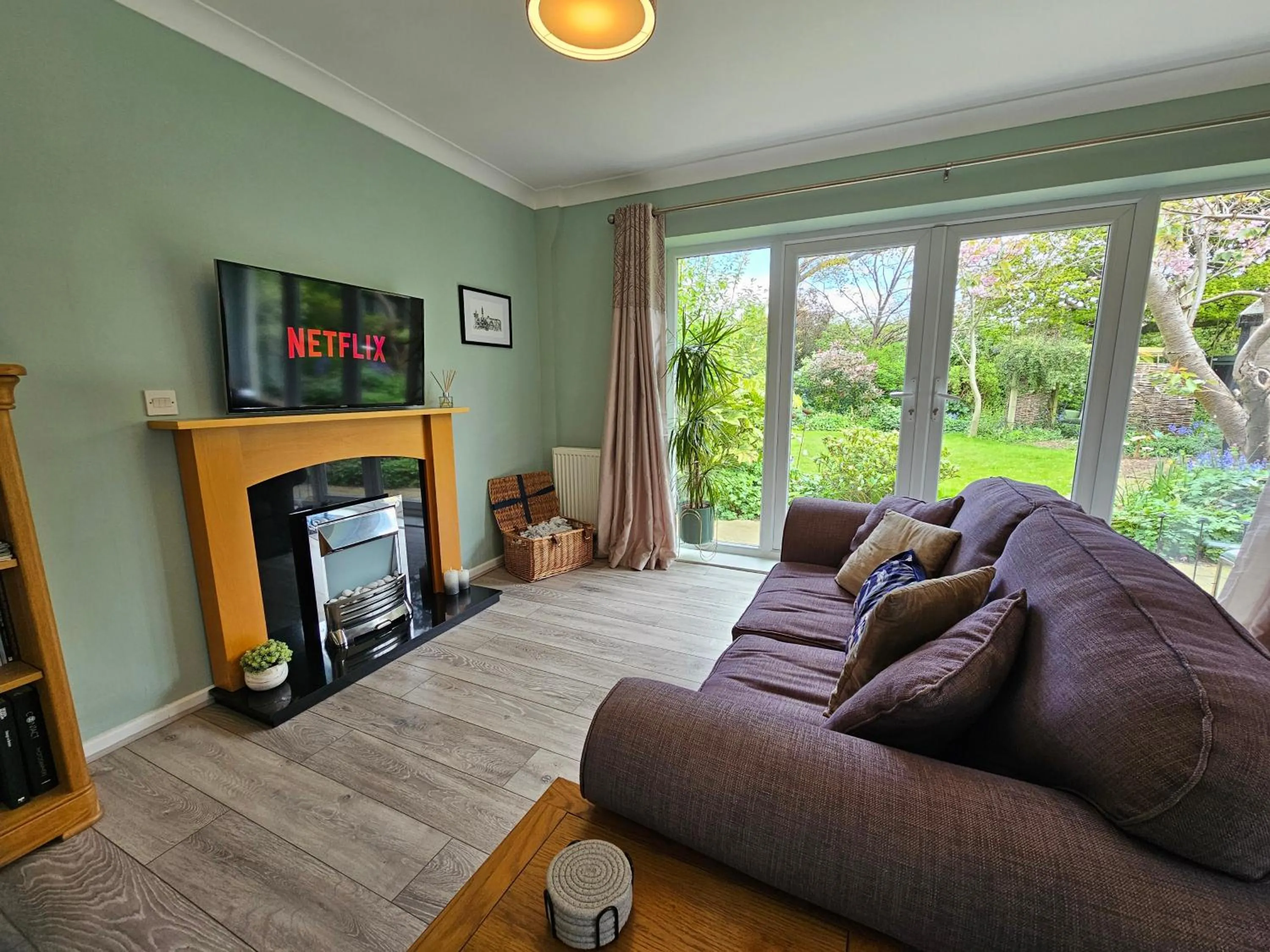 Living room in Luxury Self Catering in Colchester with Free EV point
