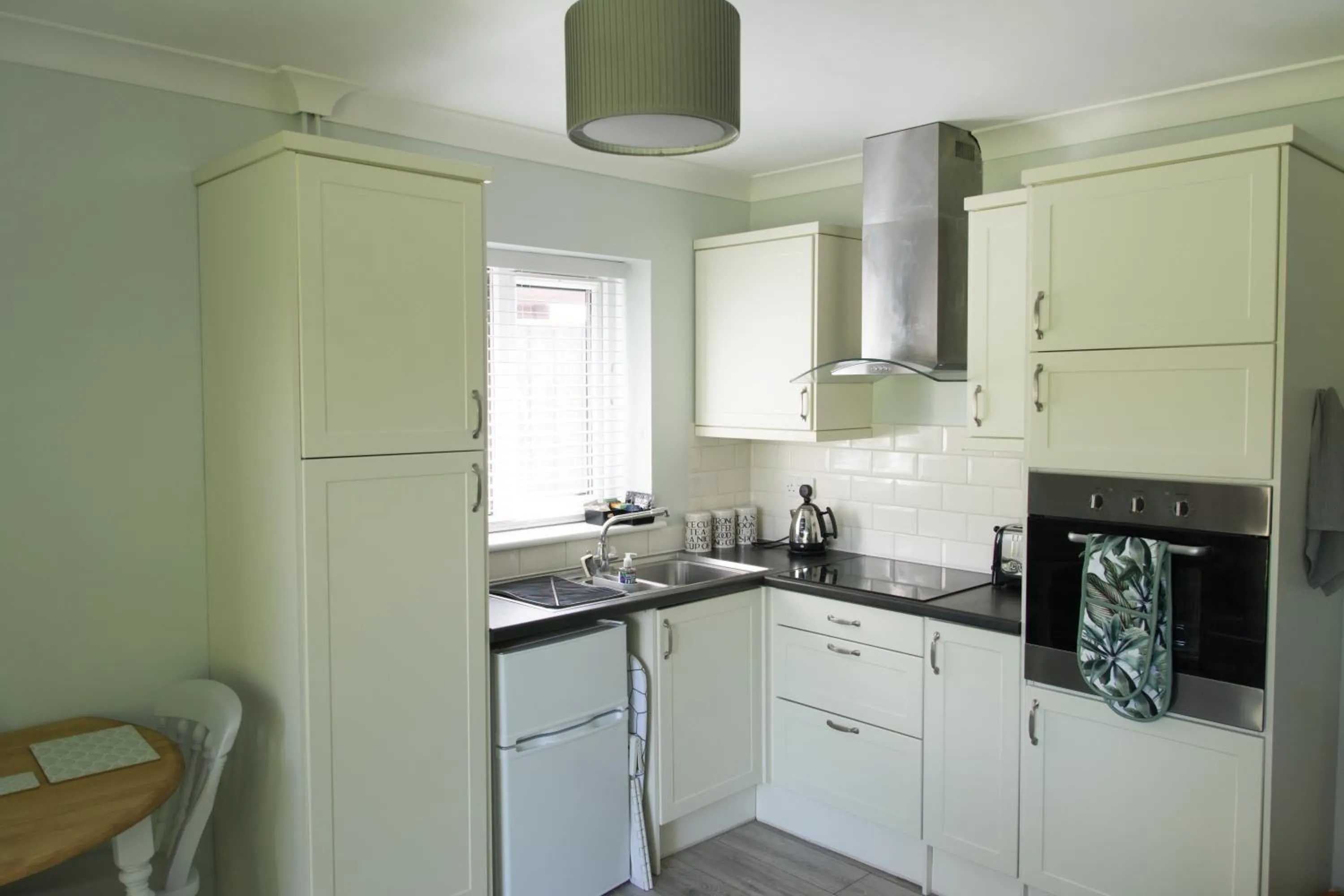 Kitchen or kitchenette in Luxury Self Catering in Colchester with Free EV point