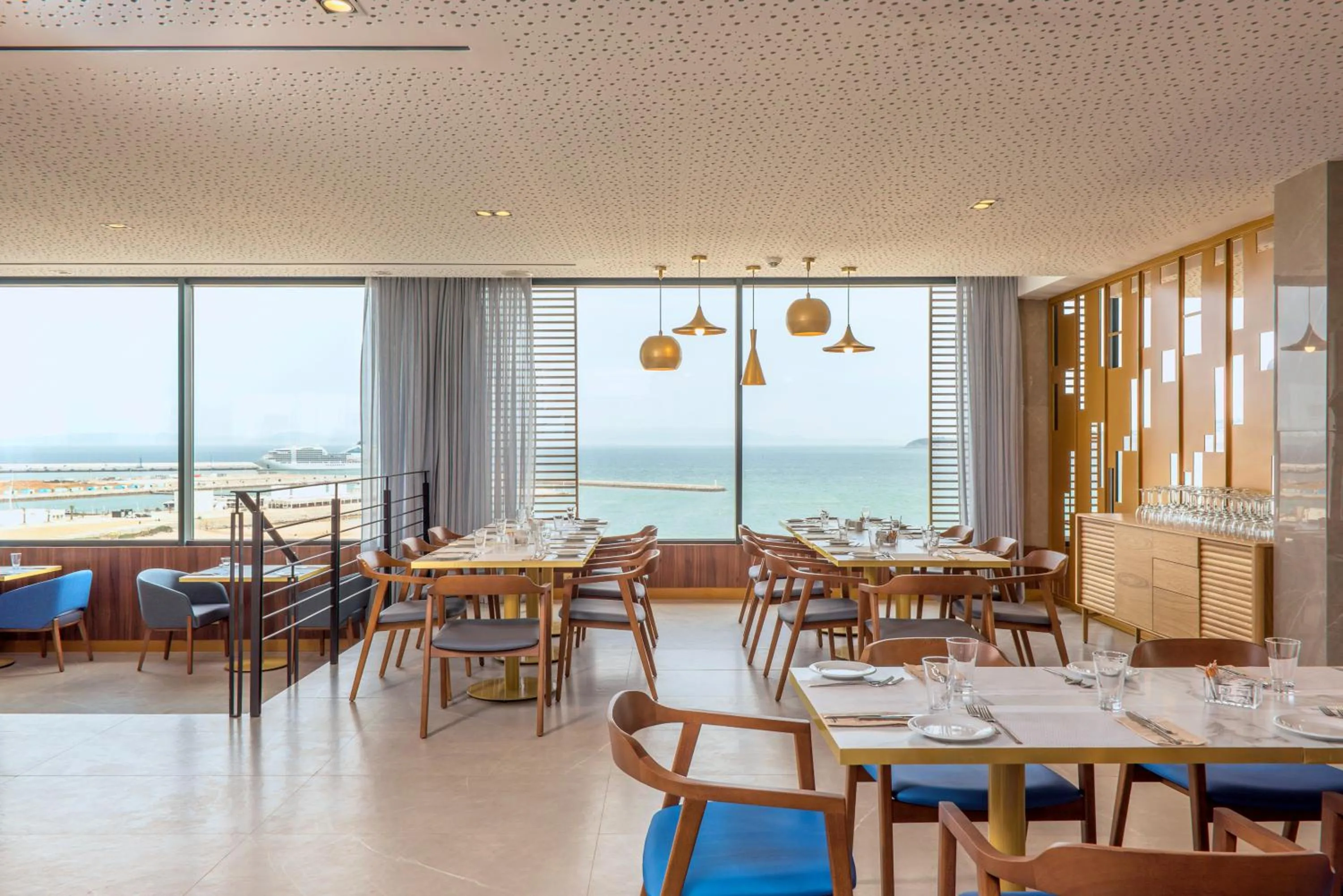Restaurant/places to eat in Barceló Tanger