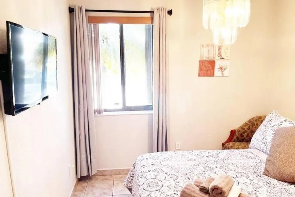 Bedroom, Bed in Amazing & cozy Duplex near Zoo Miami !