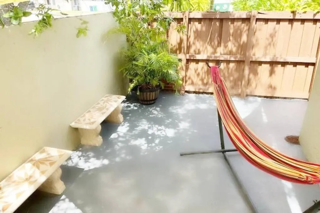 Patio in Amazing & cozy Duplex near Zoo Miami !