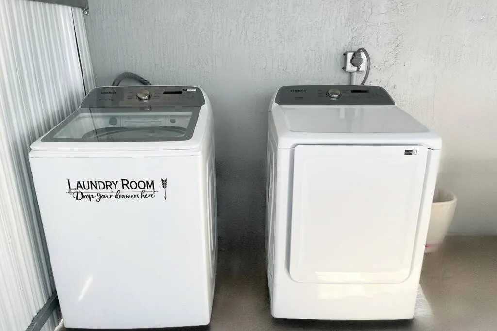 washing machine in Amazing & cozy Duplex near Zoo Miami !