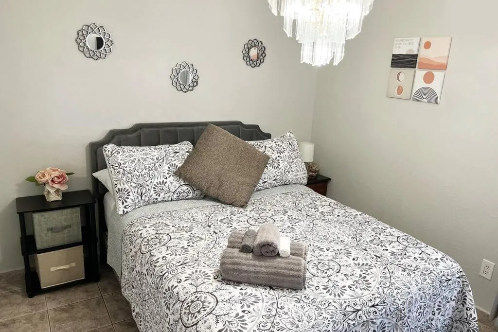 Bedroom, Bed in Amazing & cozy Duplex near Zoo Miami !