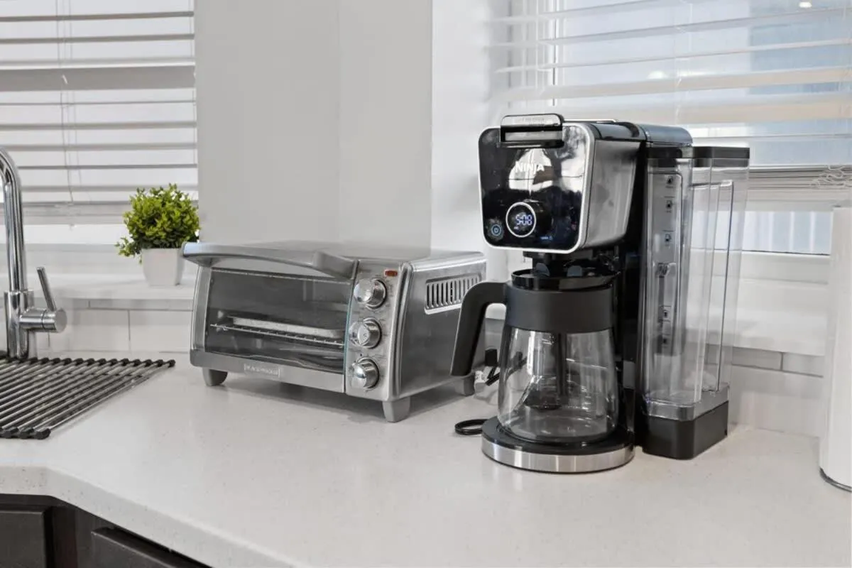 3 Beachfront Apts with 12BR 6BA in AC