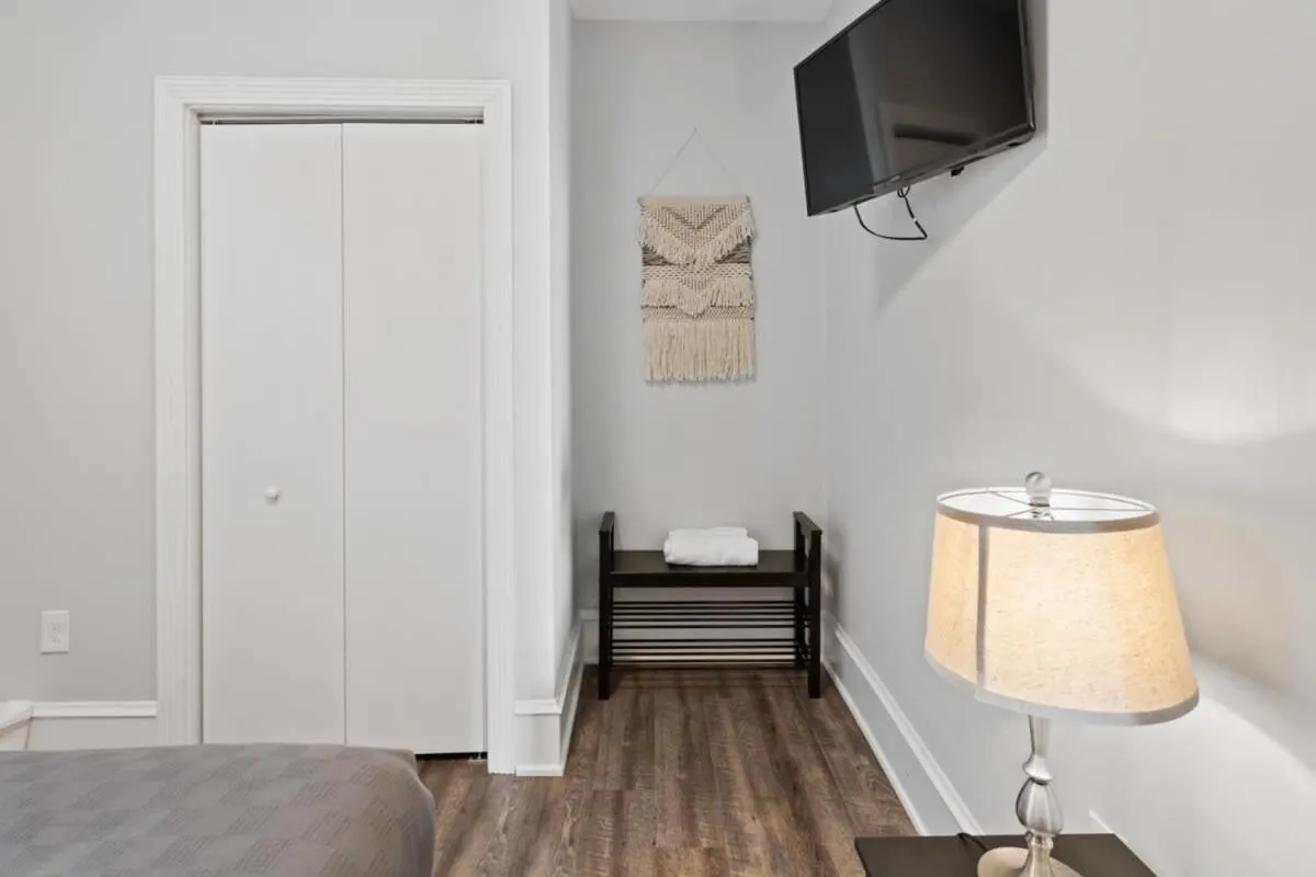 Bed in 3 Beachfront Apts with 12BR 6BA in AC