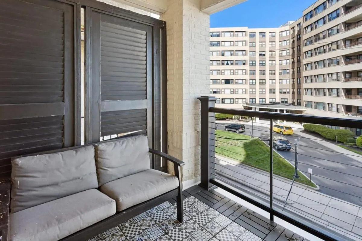 3 Beachfront Apts with 12BR 6BA in AC