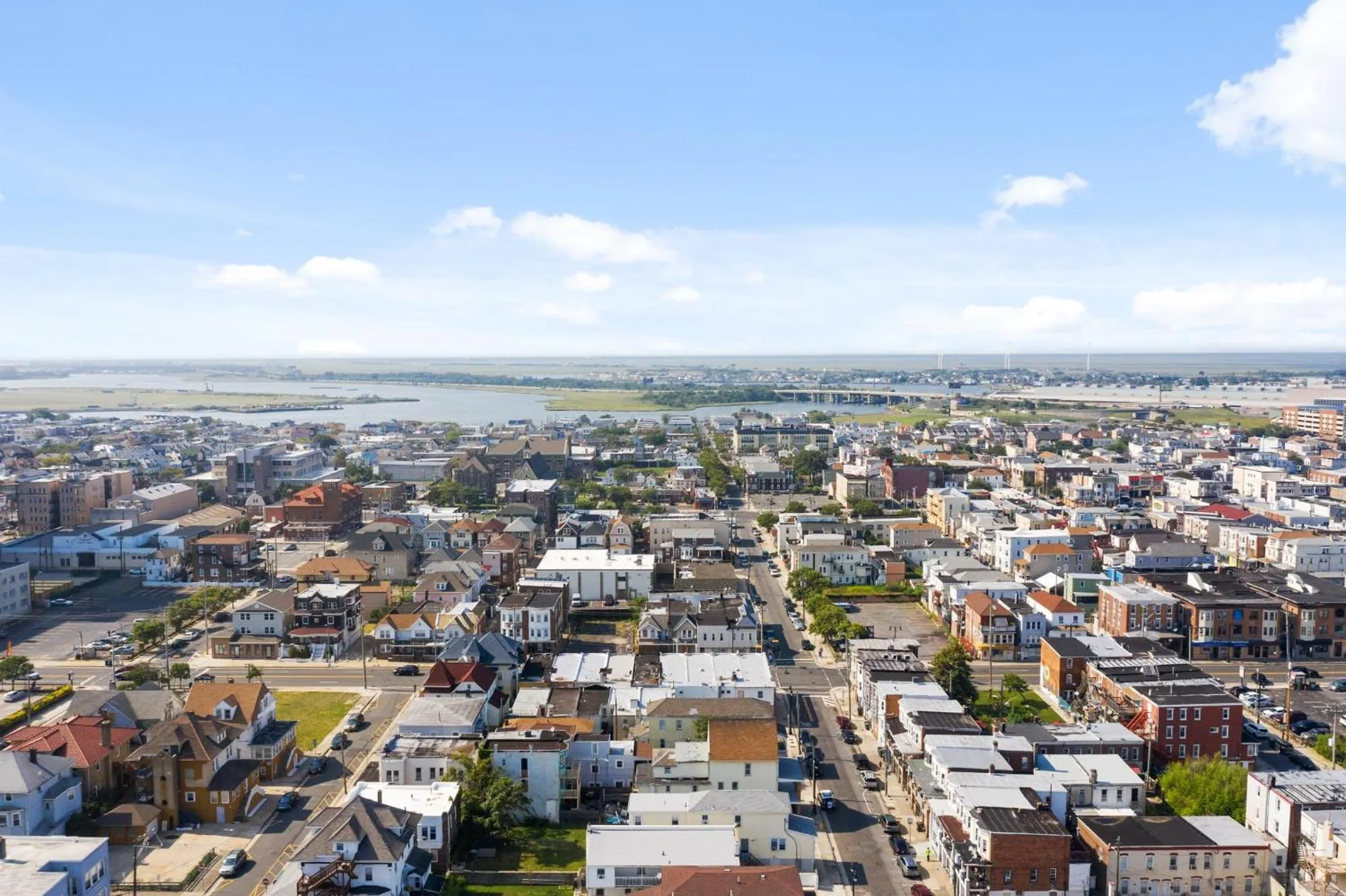 9BR Beach Block House with 13 Beds in Central Atlantic City