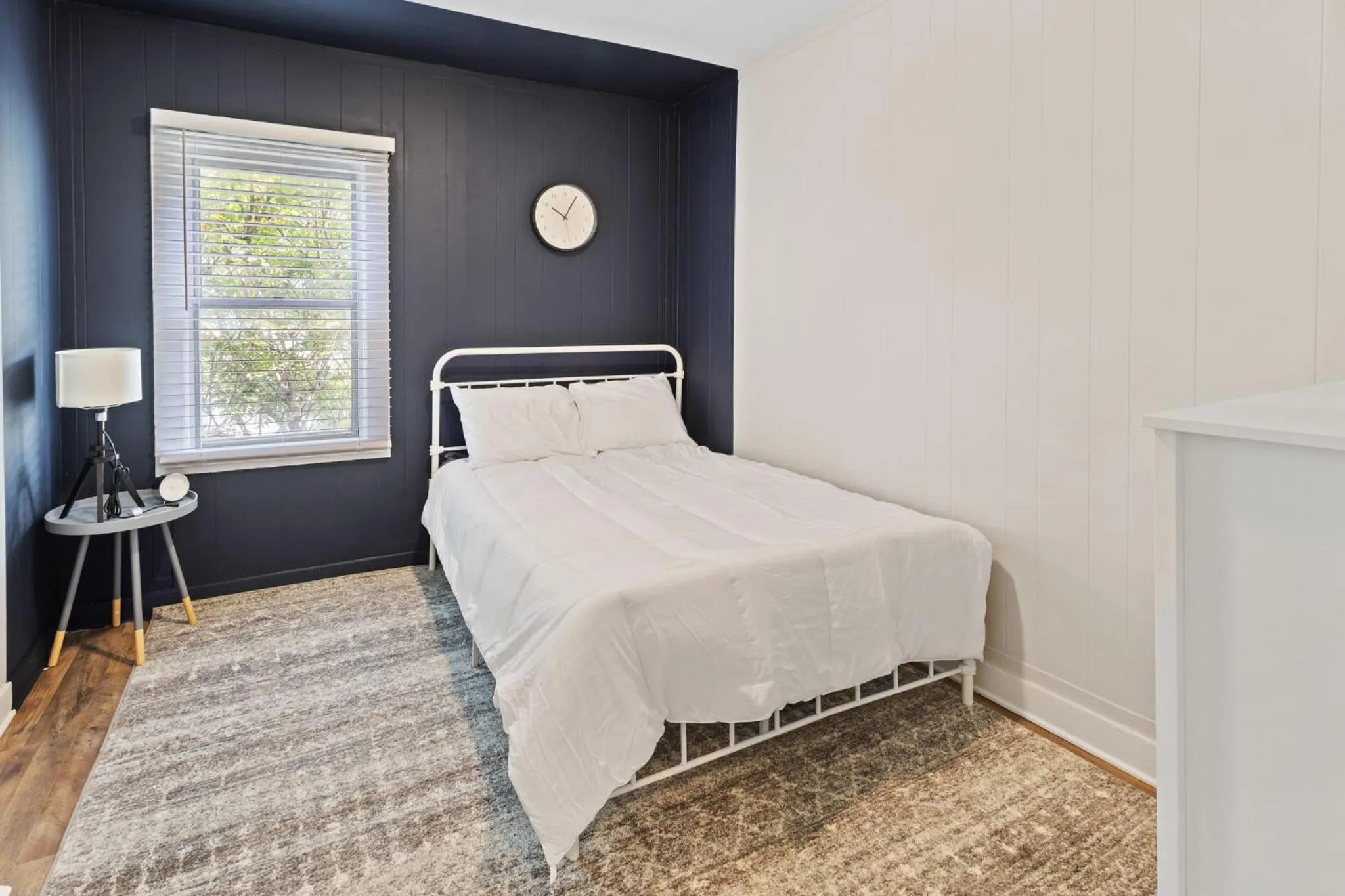 Bed in 9BR Beach Block House with 13 Beds in Central Atlantic City