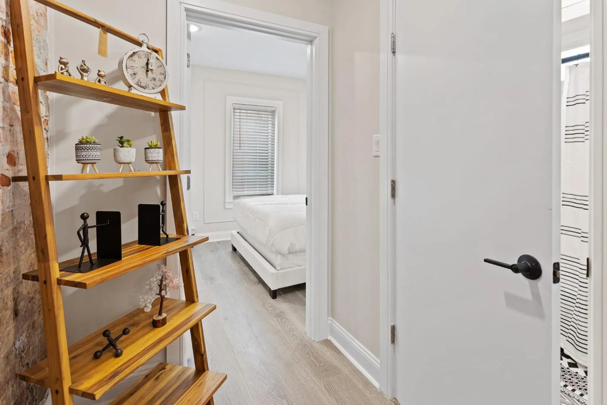 Bed in Loopin Around Atlantic City Luxe 5BR Townhouse in Orange Loop