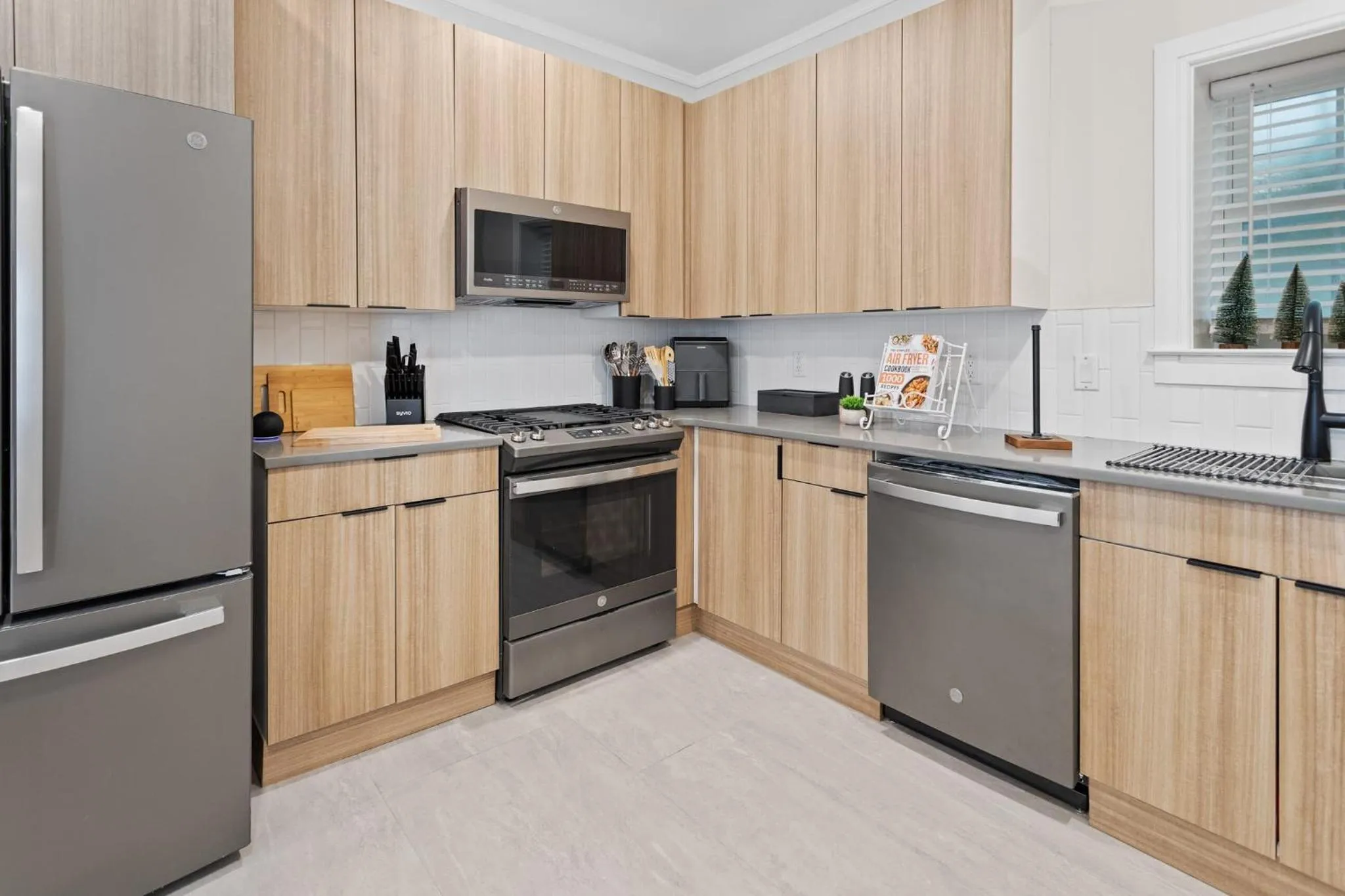 Loopin Around Atlantic City Luxe 5BR Townhouse in Orange Loop